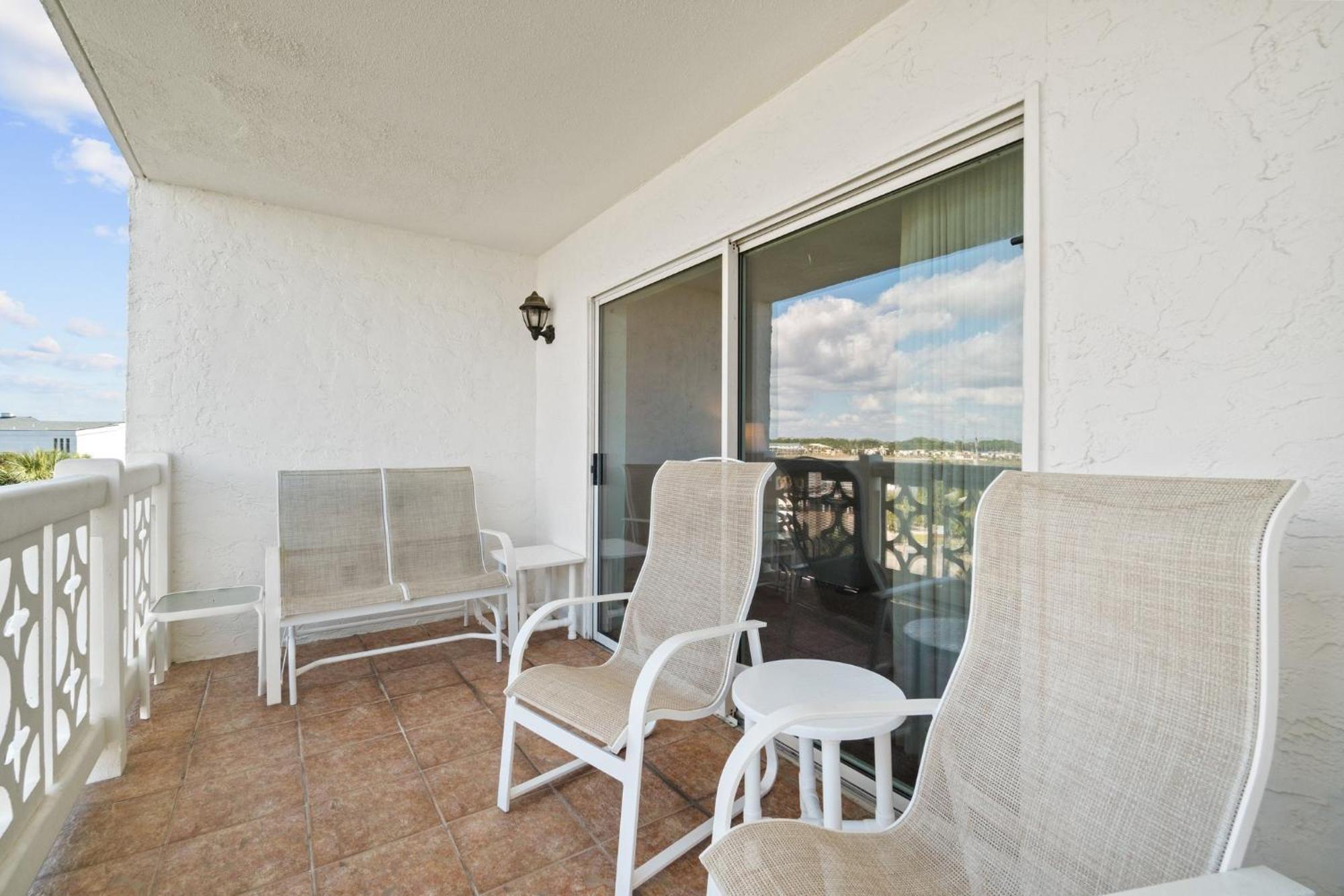 New! Bay Breeze 541, Free Activities Included! Apartment Fort Walton Beach