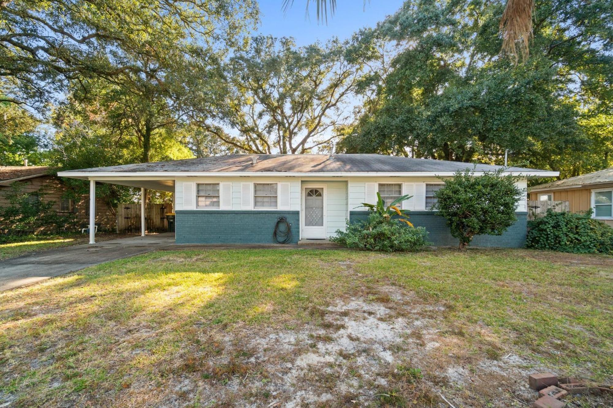 Little House, Single Family Home, Sleeps 8, Free Activities Included! Fort Walton Beach