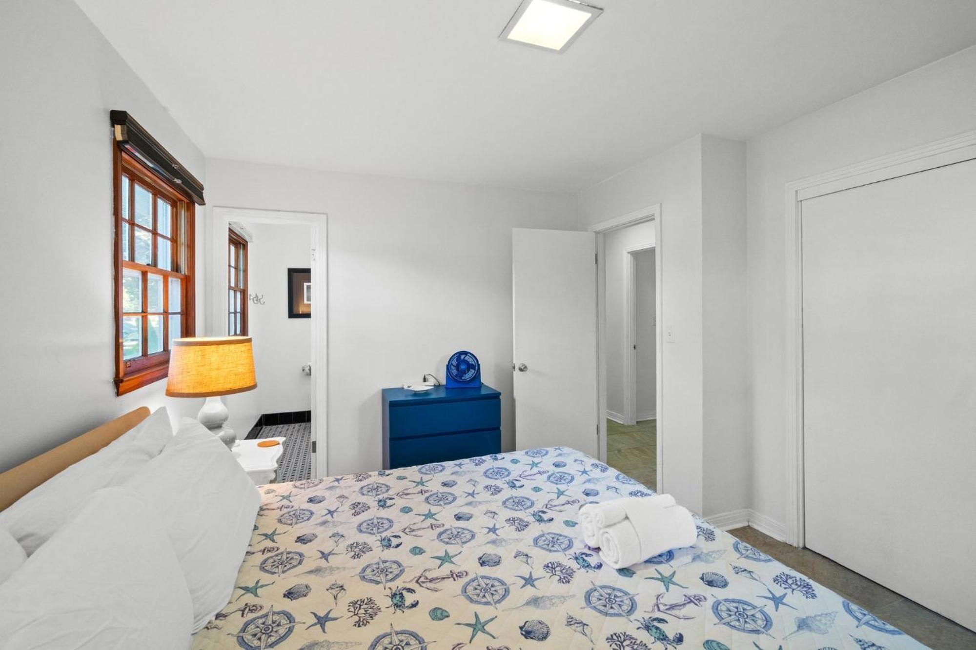 Little House, Single Family Home, Sleeps 8, Free Activities Included! Holiday home *