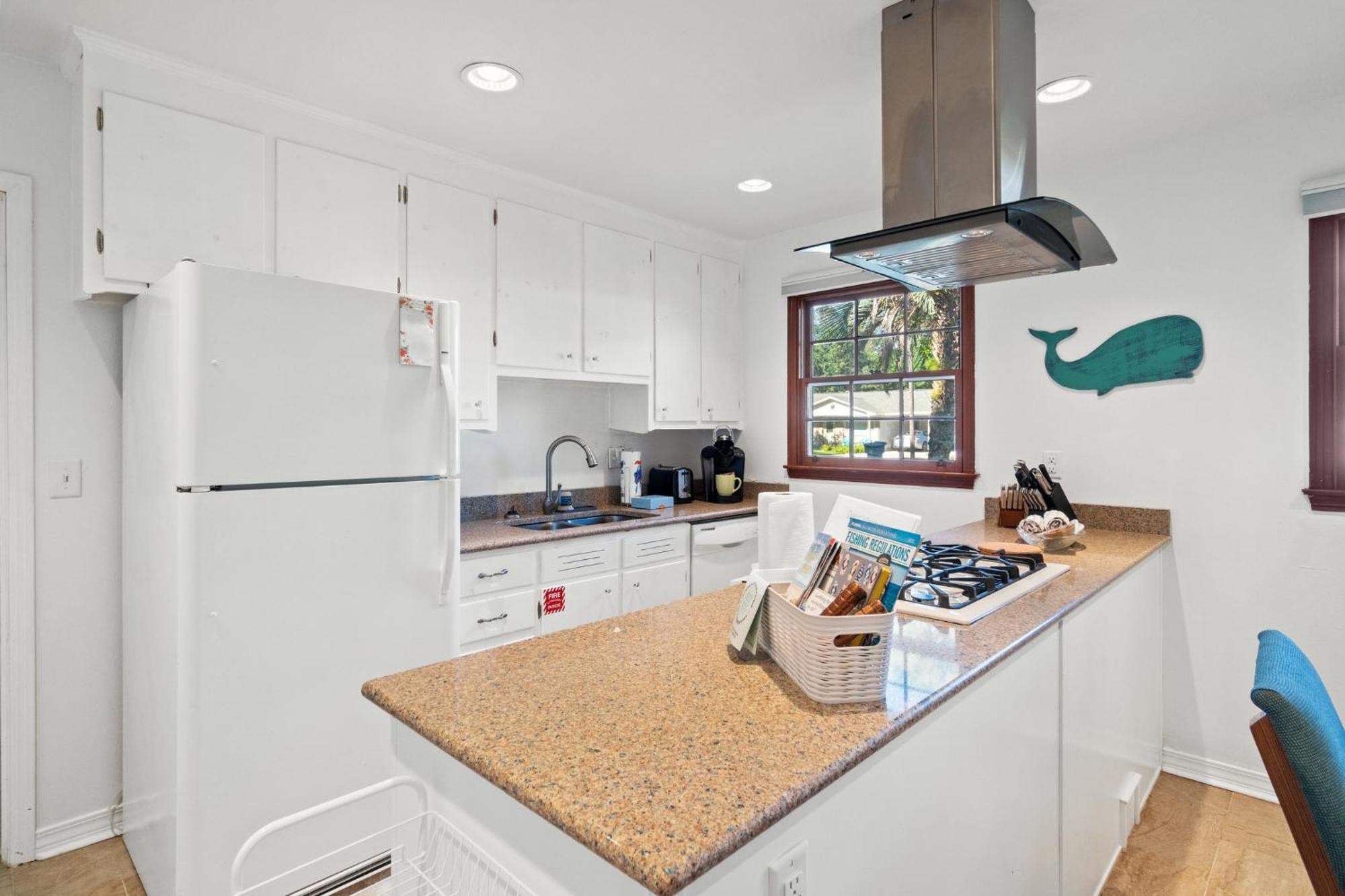 Holiday home Little House, Single Family Home, Sleeps 8, Free Activities Included!