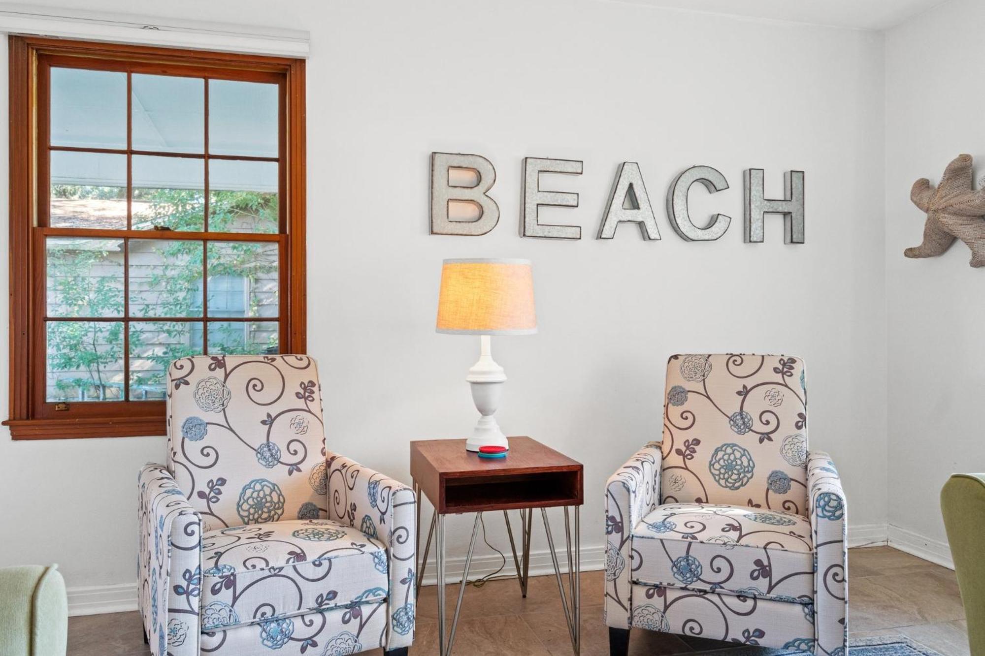Holiday home Little House, Single Family Home, Sleeps 8, Free Activities Included!