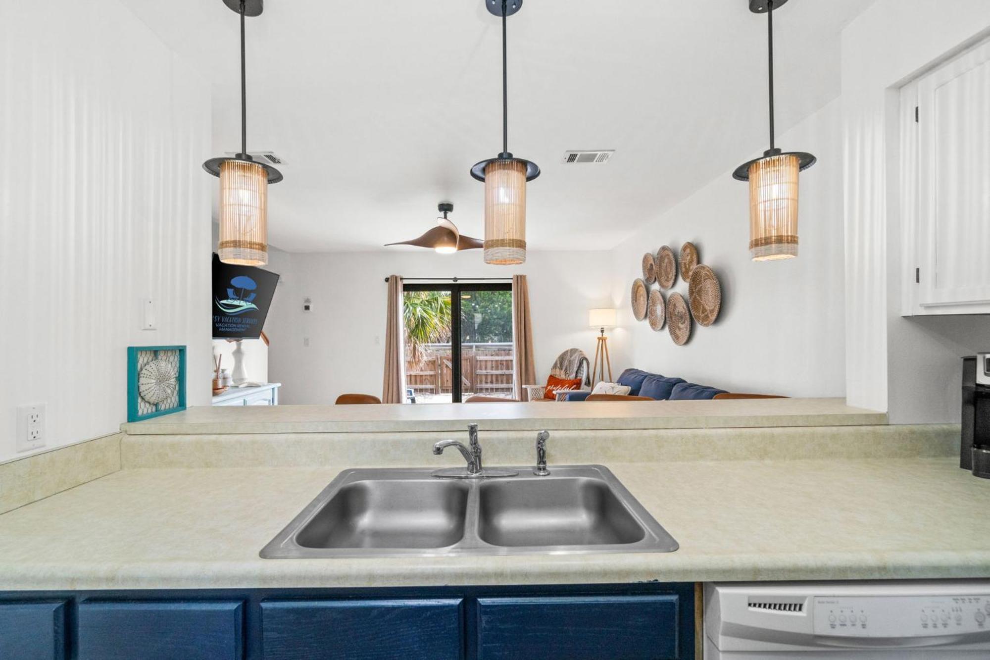 Apartment Bumble Townhome, Dog Friendly, Free Activities Included! *