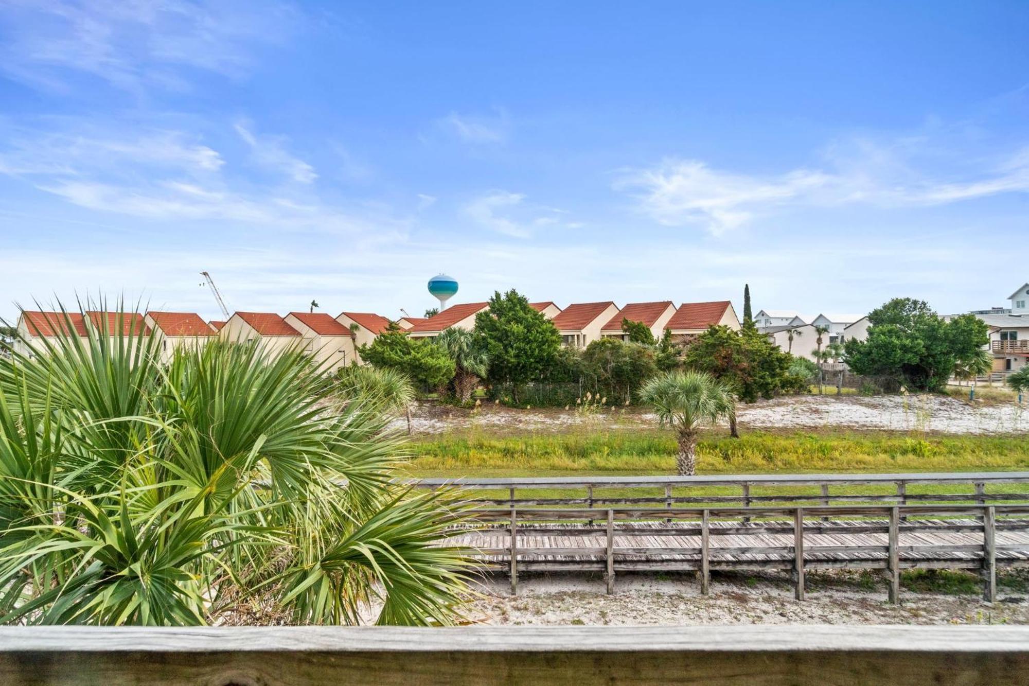 Bumble Townhome, Dog Friendly, Free Activities Included! * Fort Walton Beach