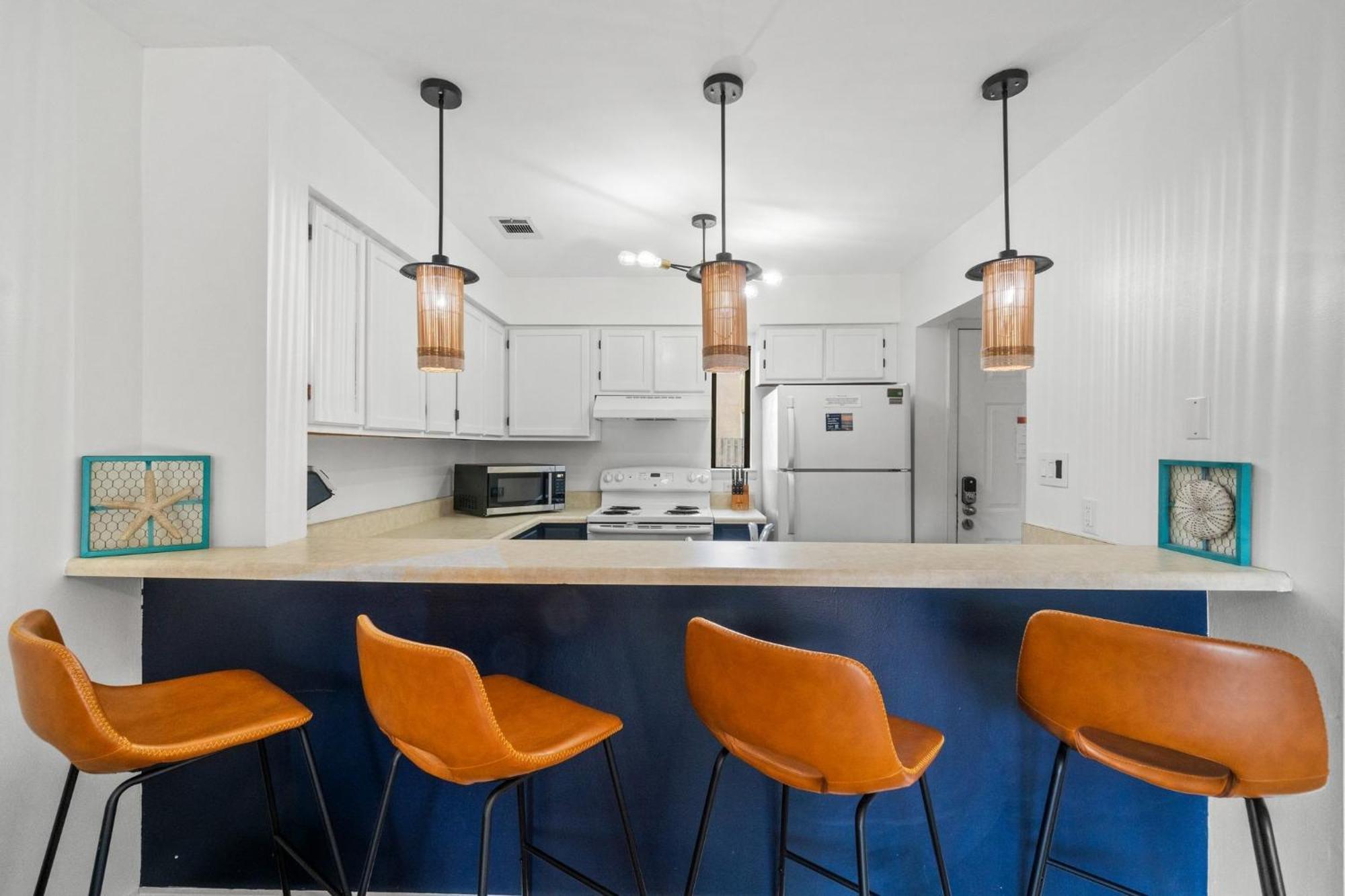 Apartment Bumble Townhome, Dog Friendly, Free Activities Included! *