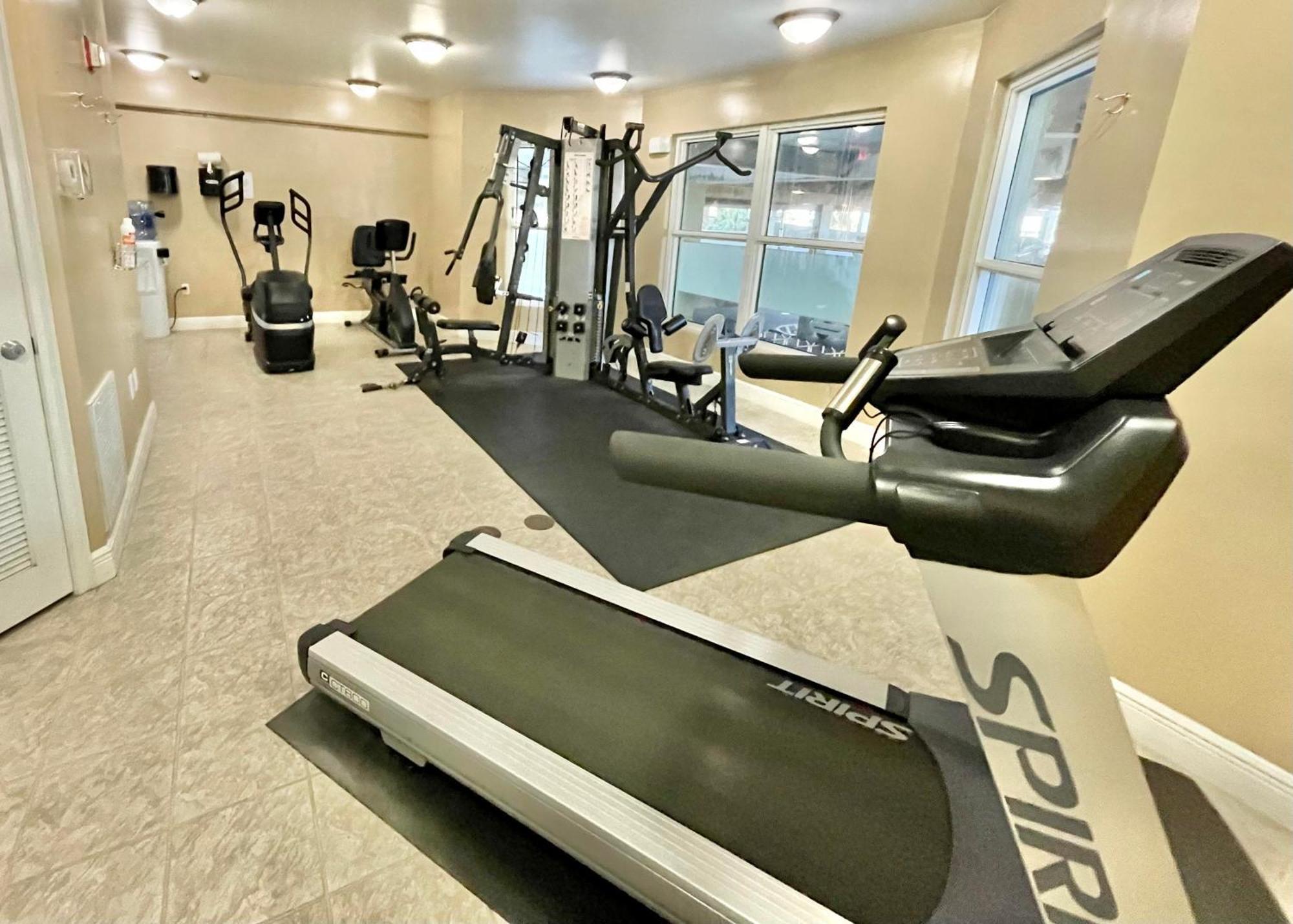 Front, Family Tides 103, Free Activities Included! Apartment Fort Walton Beach