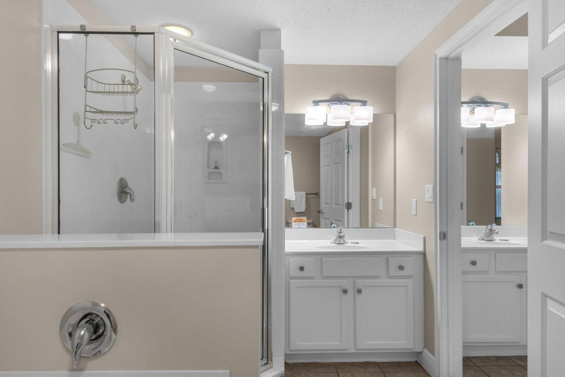 Front, Family Tides 103, Free Activities Included! Apartment Fort Walton Beach