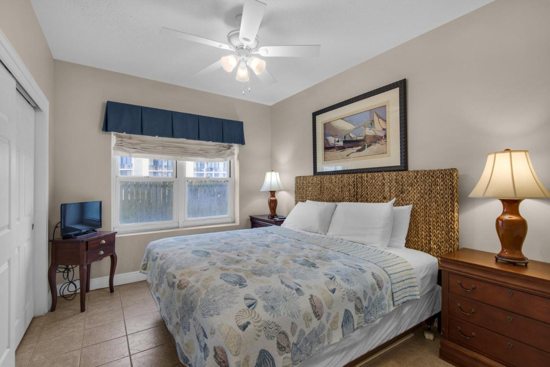 Apartment Front, Family Tides 103, Free Activities Included! Fort Walton Beach