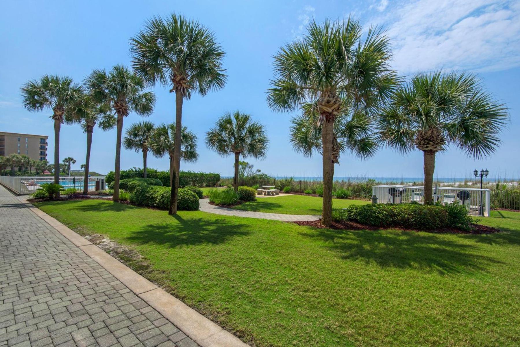Apartment Front, Family Tides 103, Free Activities Included! *