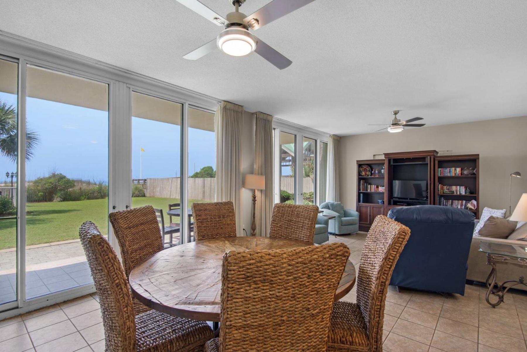 Apartment Front, Family Tides 103, Free Activities Included! Fort Walton Beach