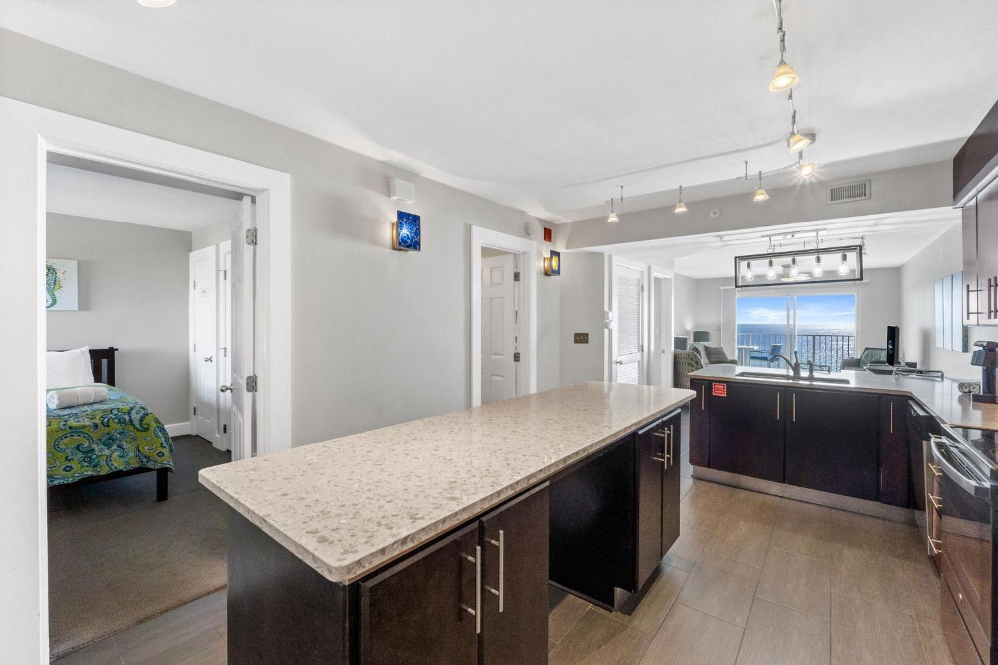 Front Penthouse Salty 602, Free Activities Included!