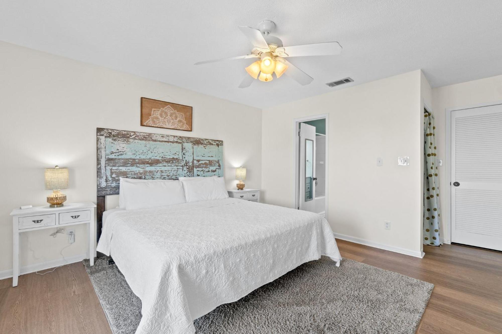 Holiday home Please, Townhome, Sleeps 4, Free Activities Included! *