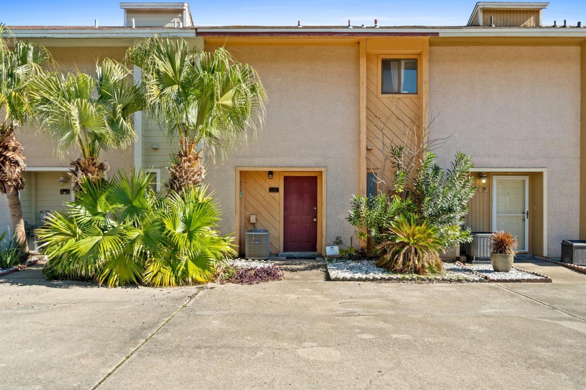 Please, Townhome, Sleeps 4, Free Activities Included! * Fort Walton Beach