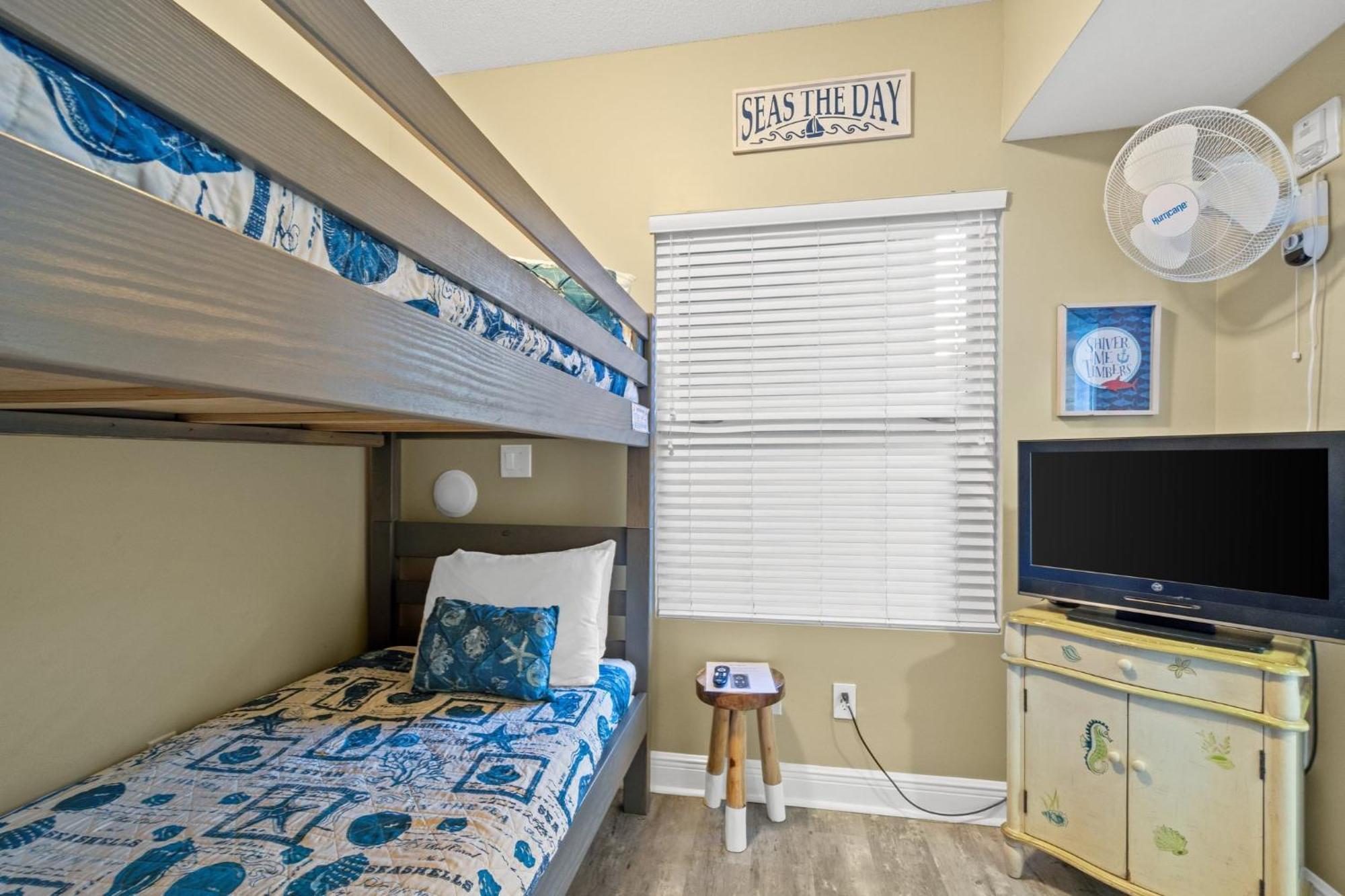 Beachfront, Melissas Happy Place 205, Newly Rem, Free Activities Included! Apartment *