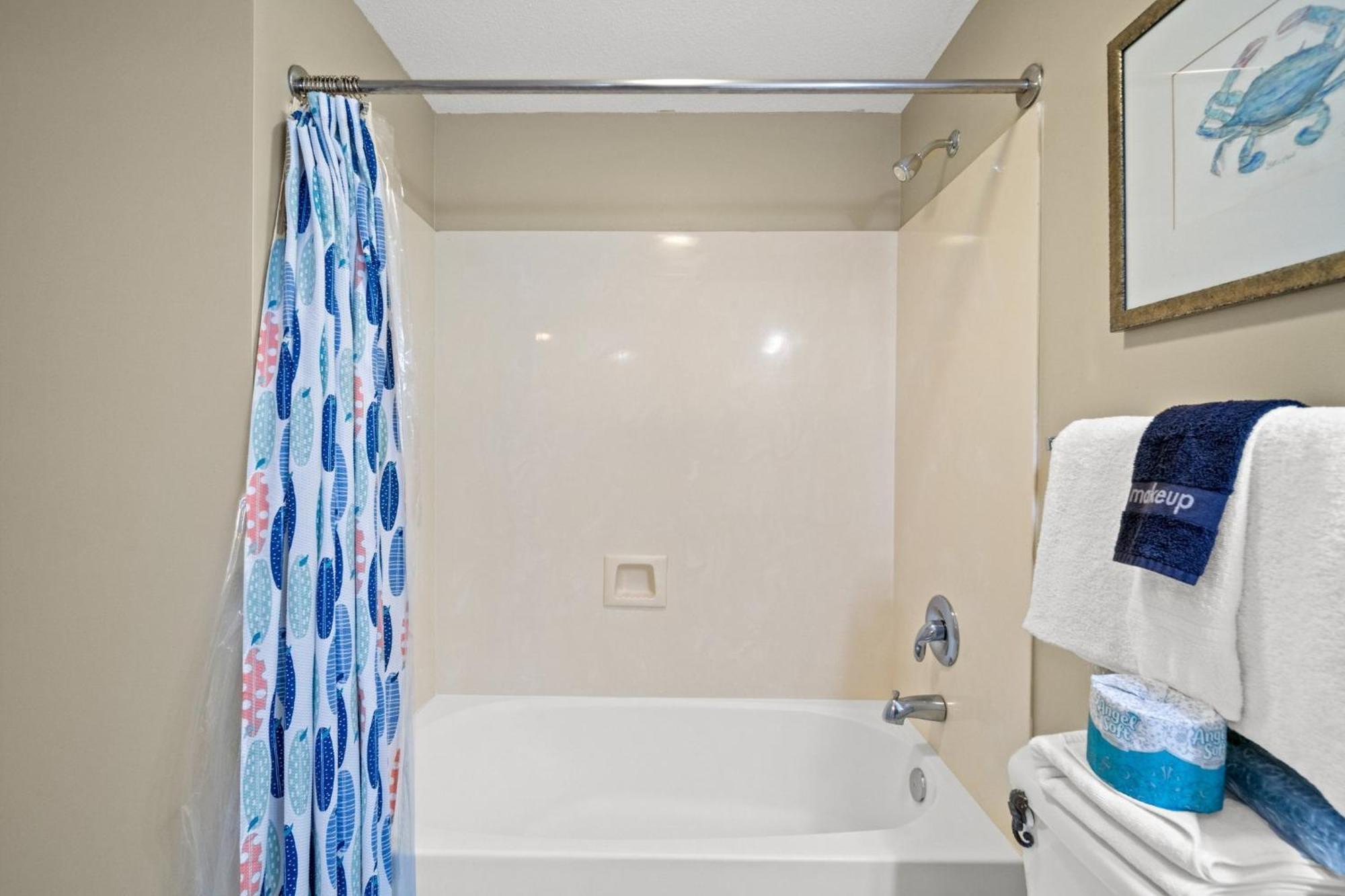 Beachfront, Melissas Happy Place 205, Newly Rem, Free Activities Included! *