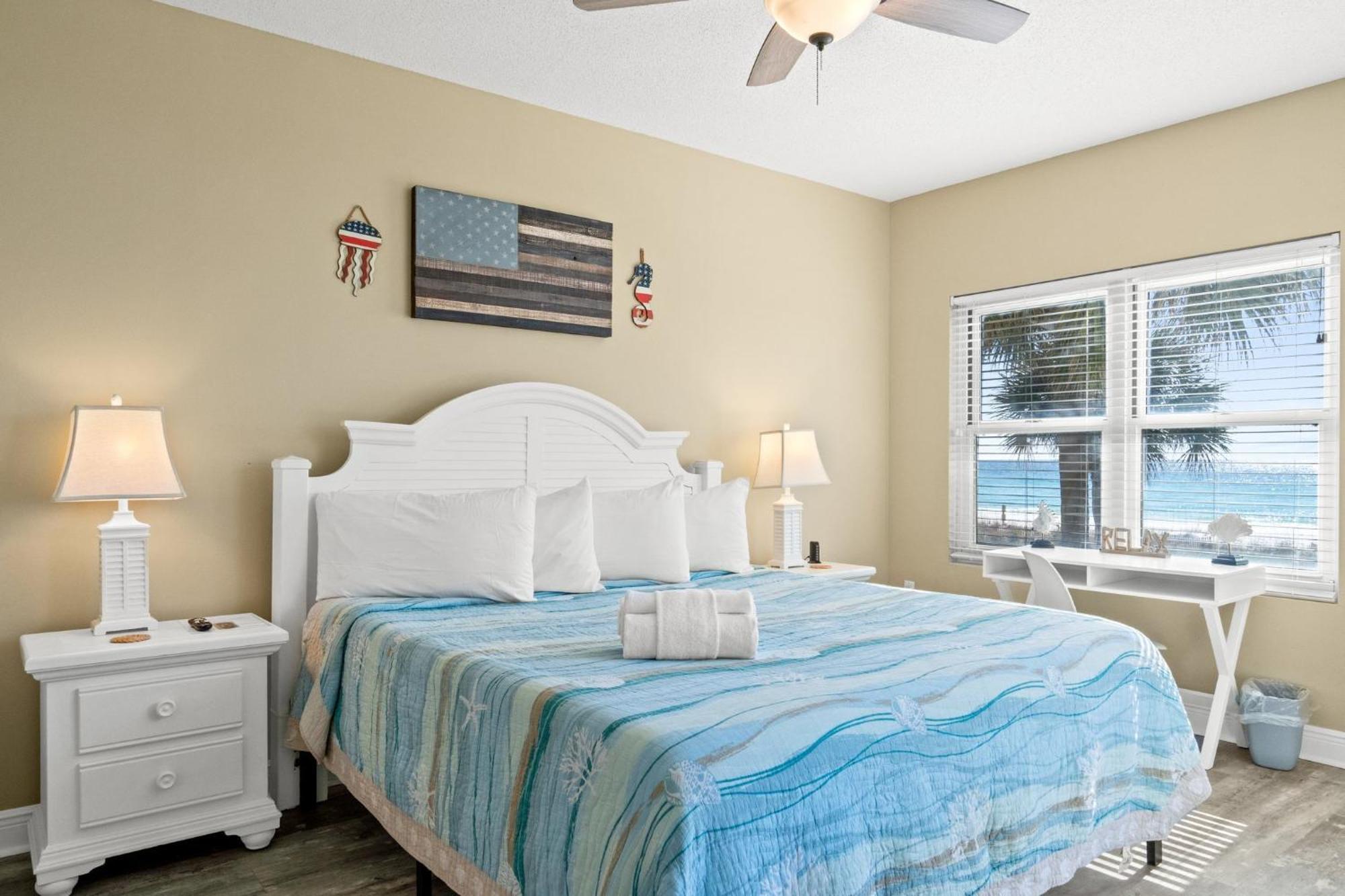 Apartment Beachfront, Melissas Happy Place 205, Newly Rem, Free Activities Included! Fort Walton Beach