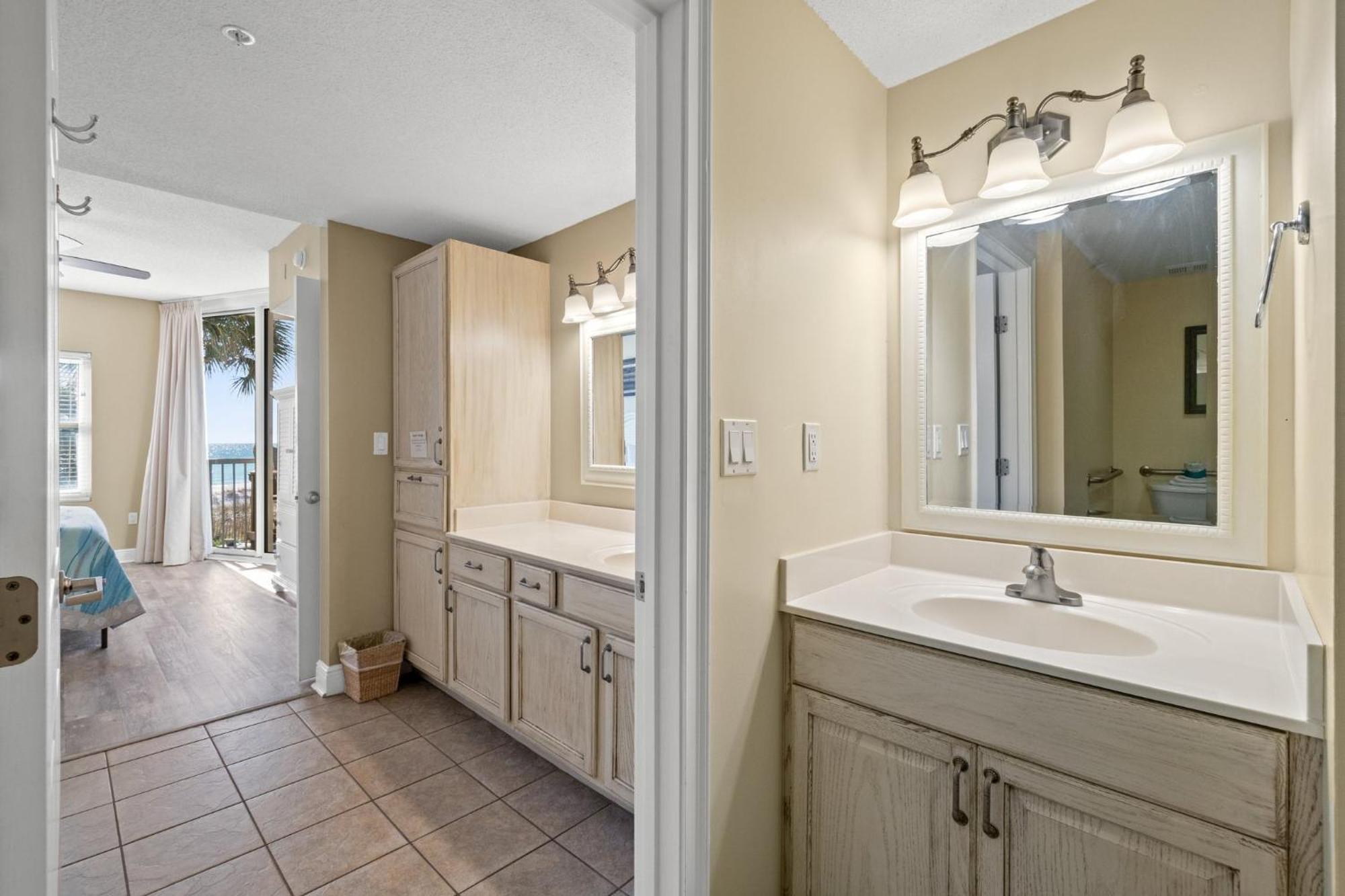 Beachfront, Melissas Happy Place 205, Newly Rem, Free Activities Included! *