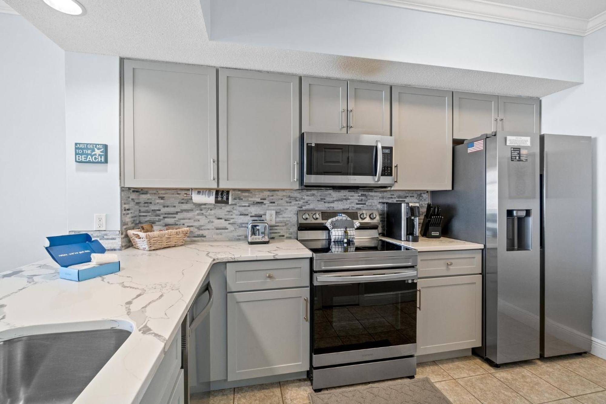 Beachfront, Melissas Happy Place 205, Newly Rem, Free Activities Included! Fort Walton Beach