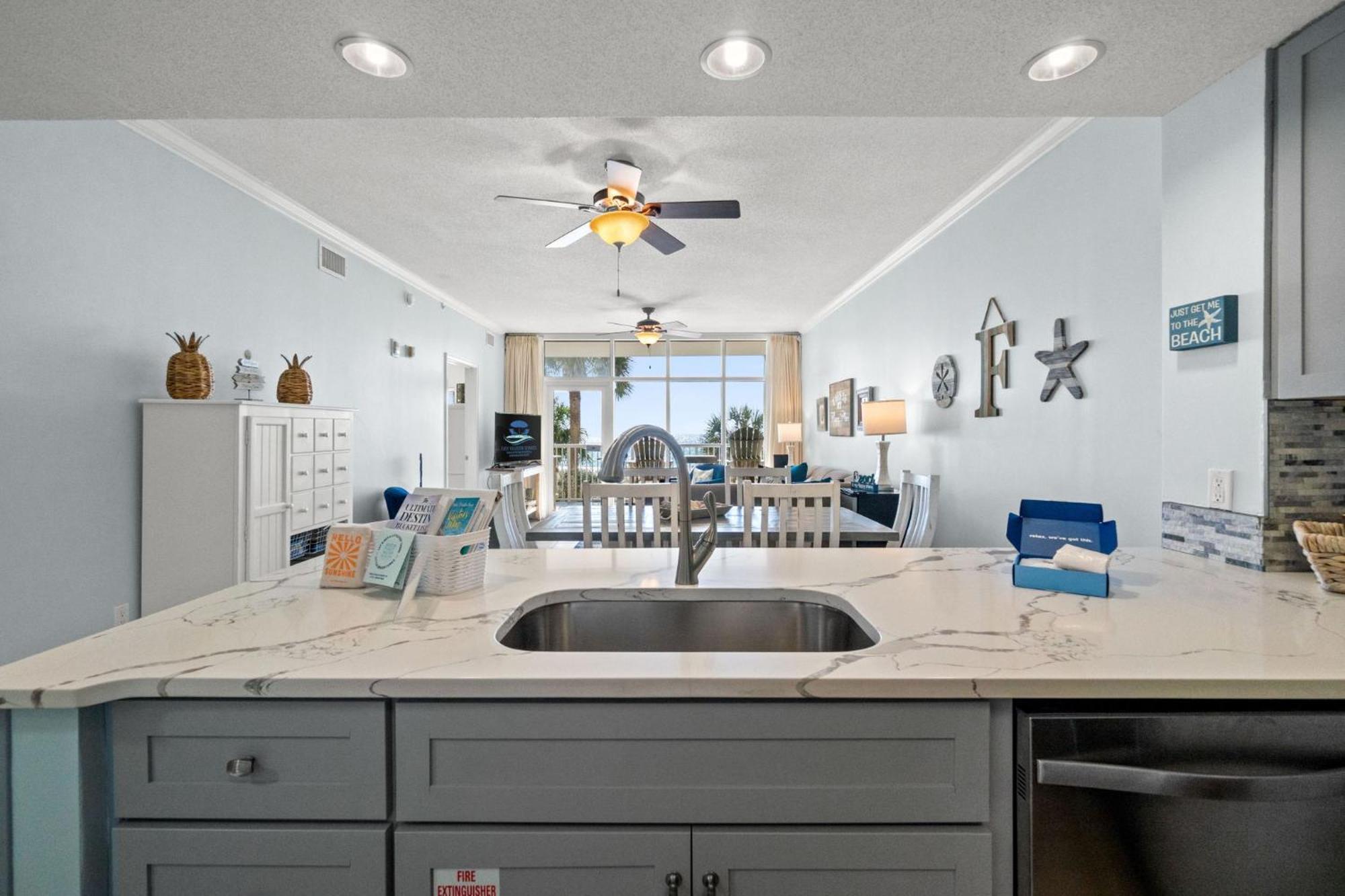 Beachfront, Melissas Happy Place 205, Newly Rem, Free Activities Included! *
