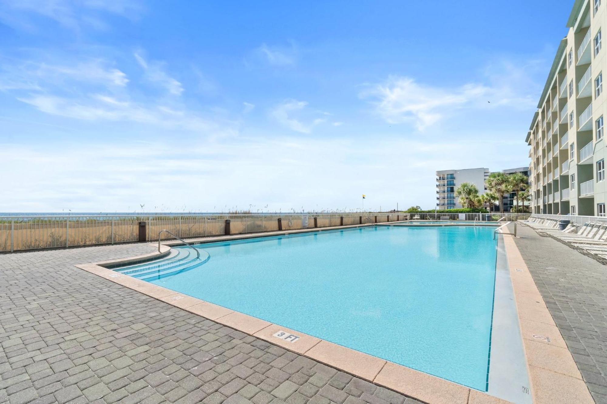 Front, No Worries, Happy 208, Free Activities Included! Apartment