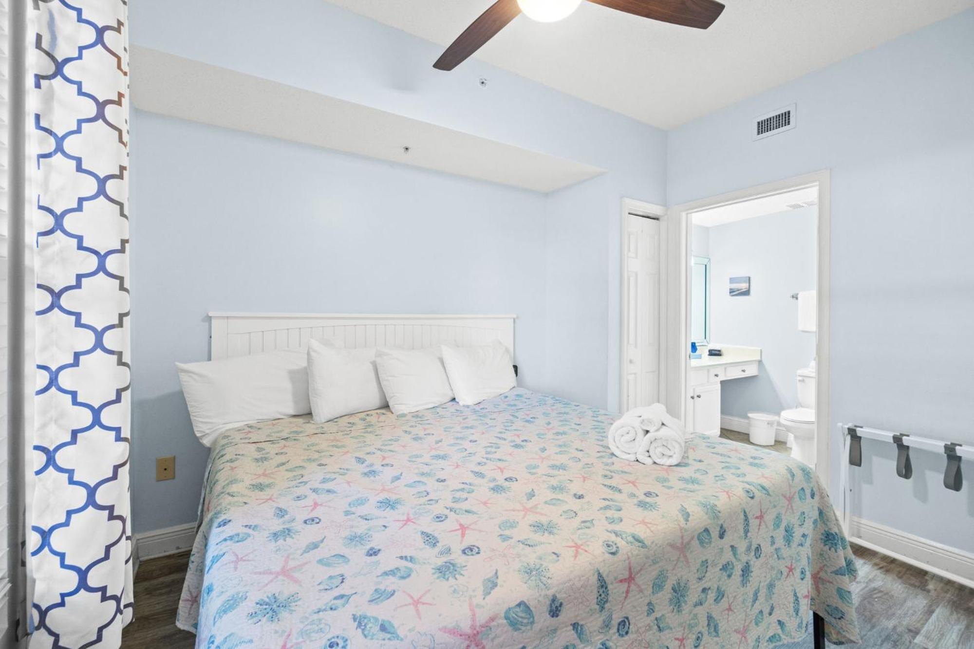 Apartment Front, No Worries, Happy 208, Free Activities Included!