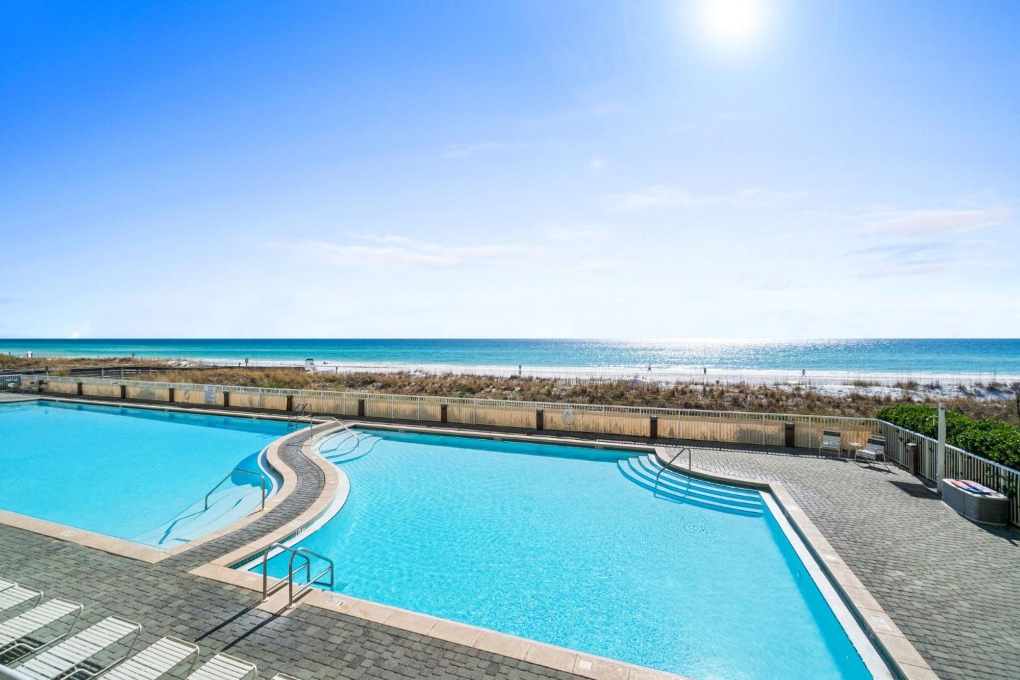 Apartment Front, No Worries, Happy 208, Free Activities Included! *