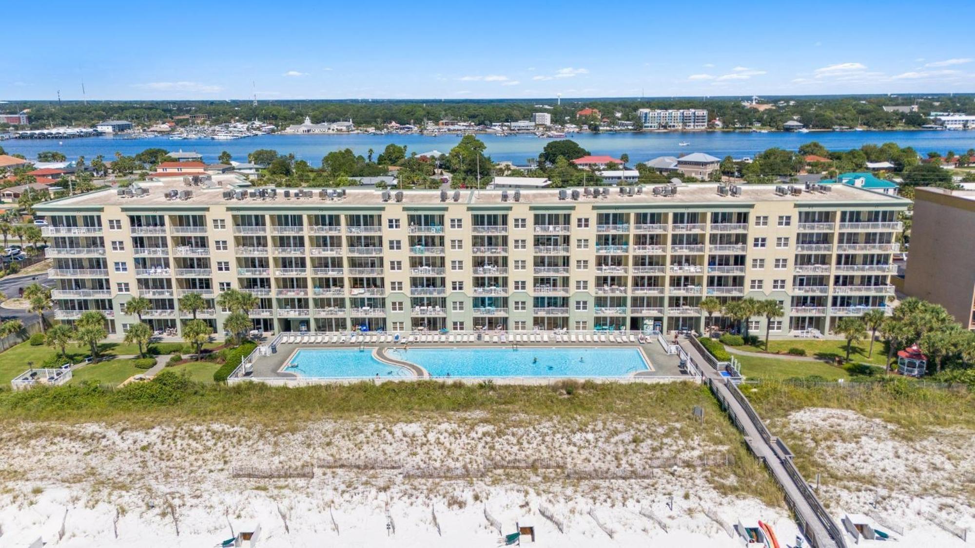 Front, Gone Coastal 511, Free Activities Included! Apartment