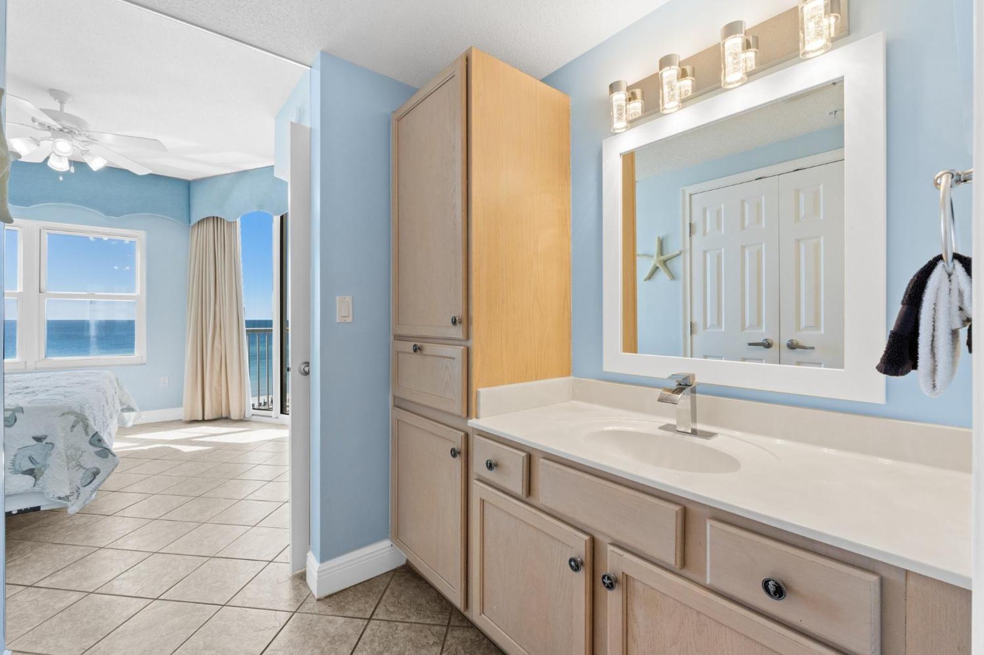 Front, Gone Coastal 511, Free Activities Included! Apartment Fort Walton Beach