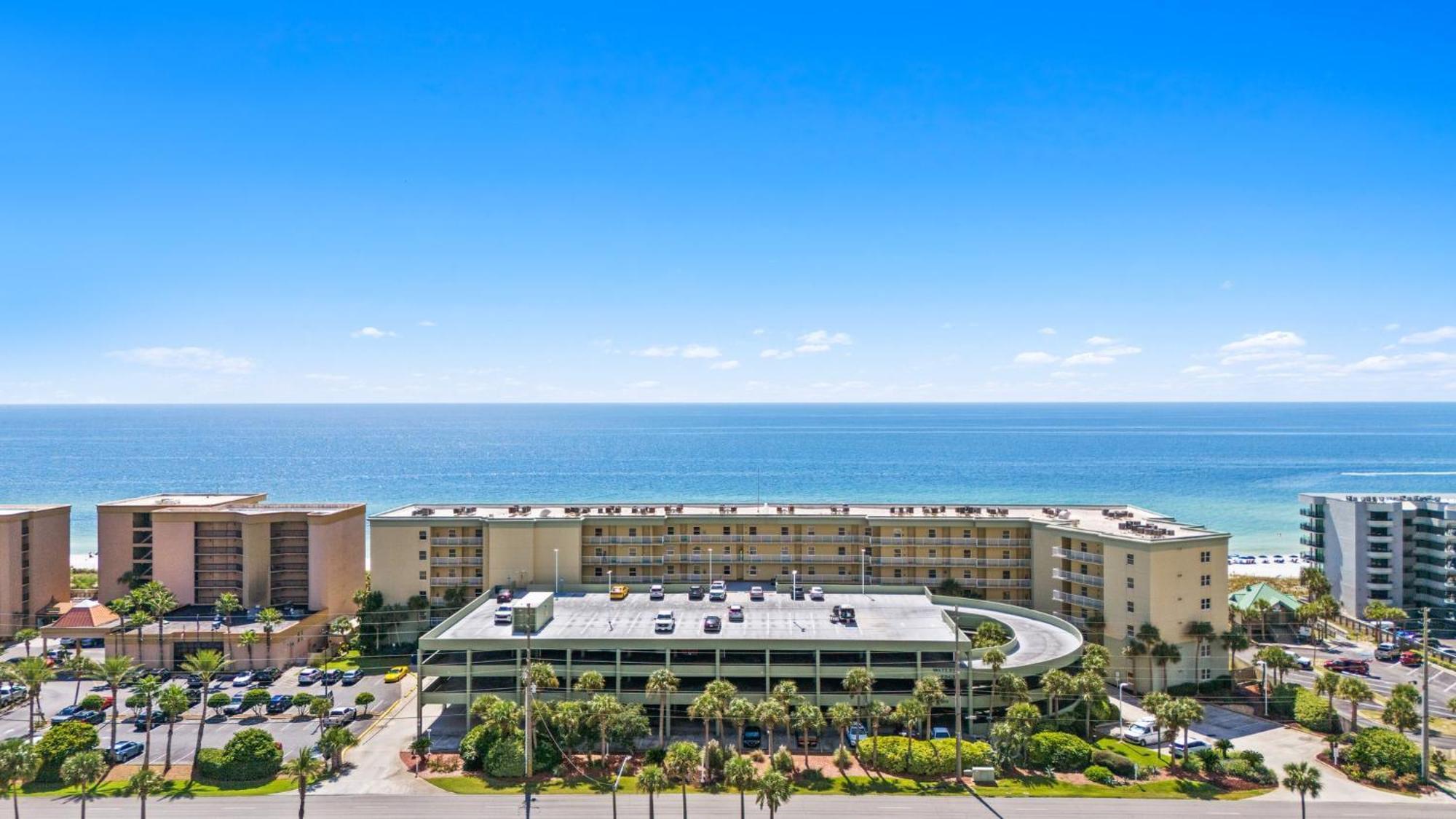 Gorgeous Dolphin Delight 616, Penthouse, Free Activities Included!