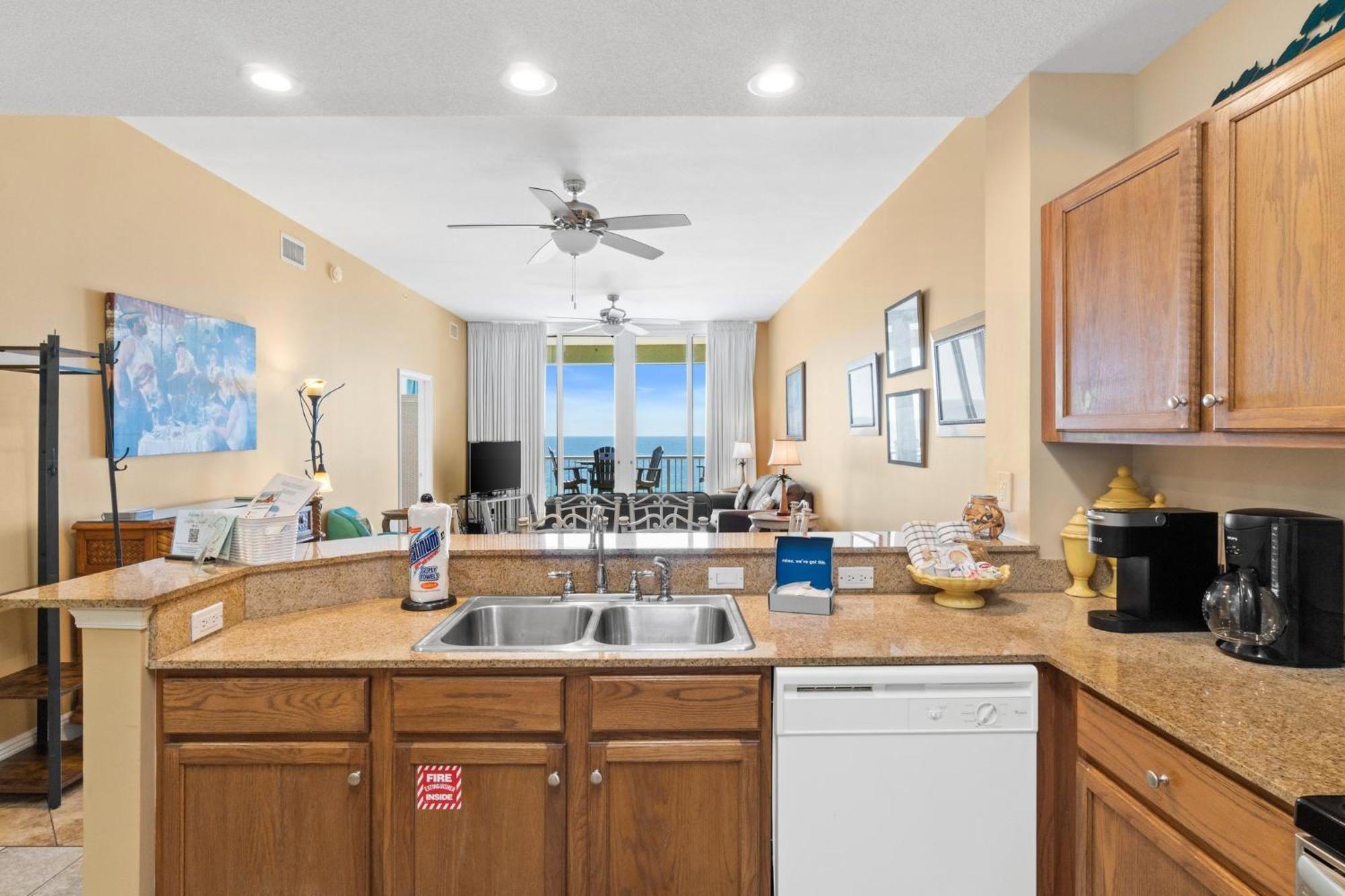 Gorgeous Dolphin Delight 616, Penthouse, Free Activities Included! Apartment *
