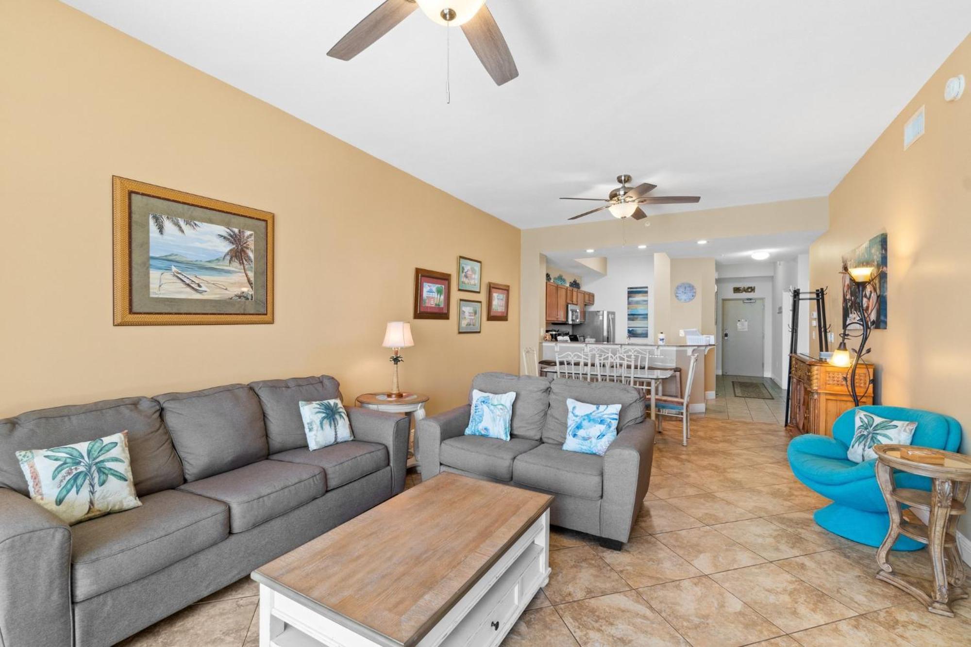 Apartment Gorgeous Dolphin Delight 616, Penthouse, Free Activities Included!