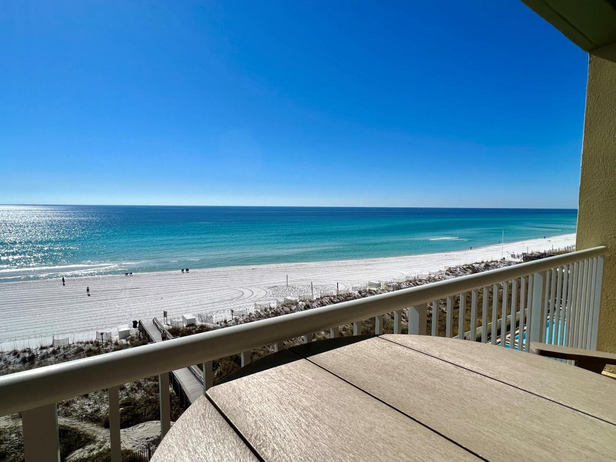 Apartment Gorgeous Dolphin Delight 616, Penthouse, Free Activities Included! *