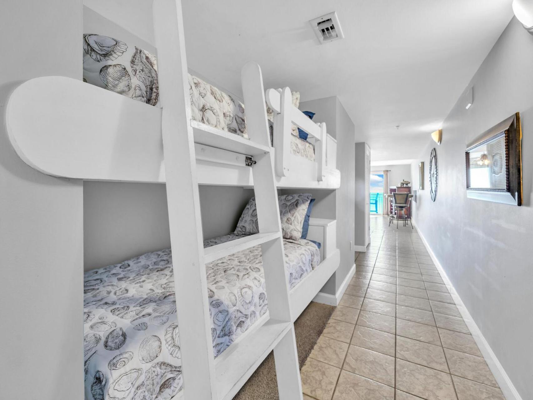 Apartment Pelican Isle #304 Sun & Fun