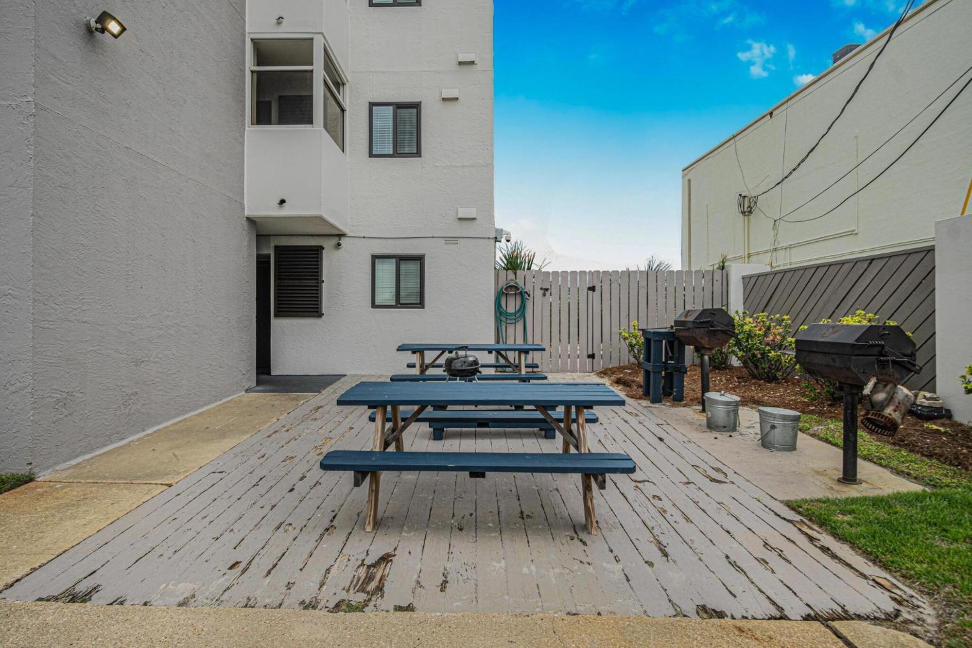 Holiday home 103 Surf Dweller By Alicia Hollis Realtor - Open March 16th Week Fort Walton Beach