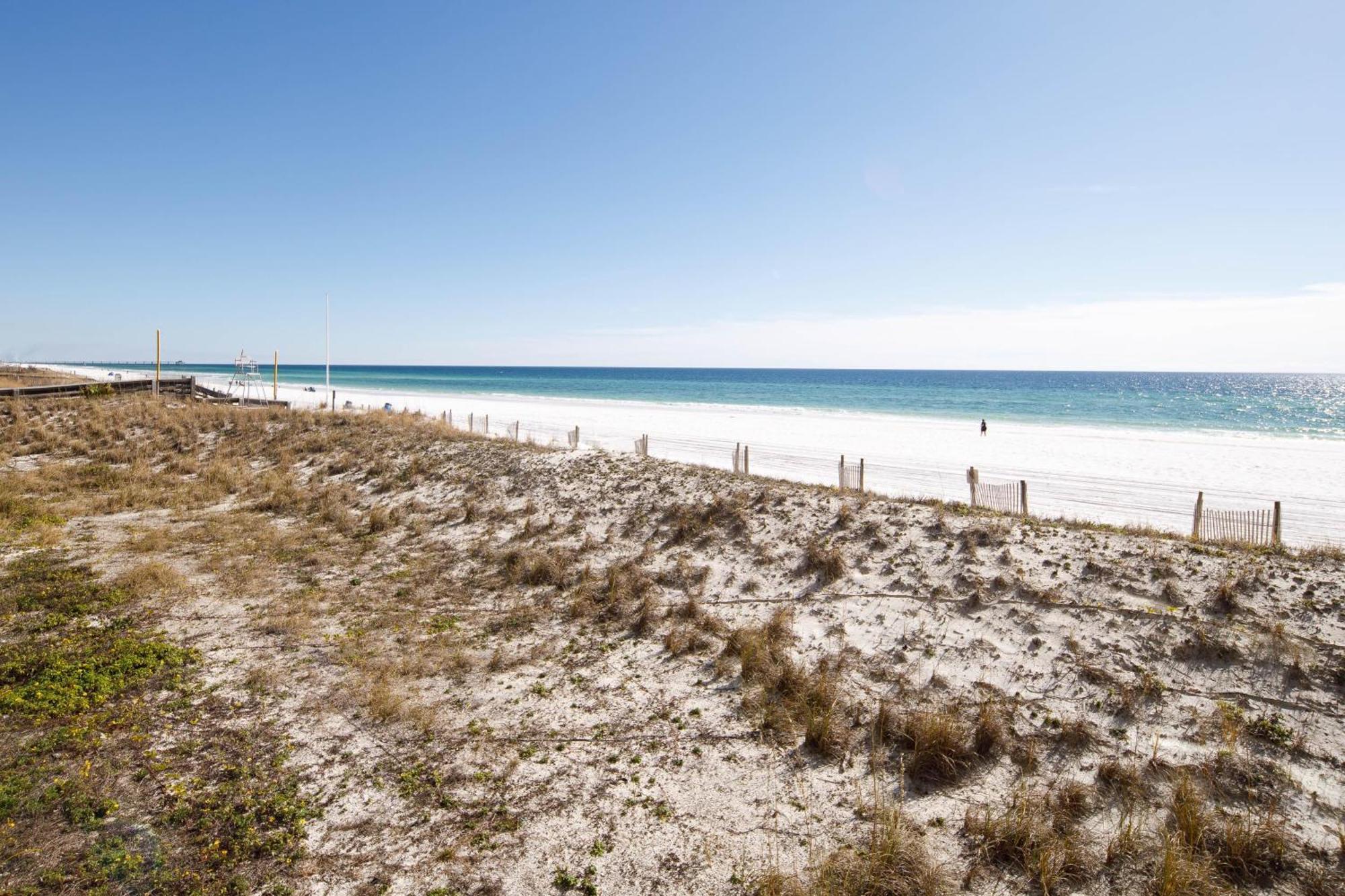 Nautilus 1202 - Gulf Front 1 Bedroom ! 2nd Floor Free Service March To October Holiday home *