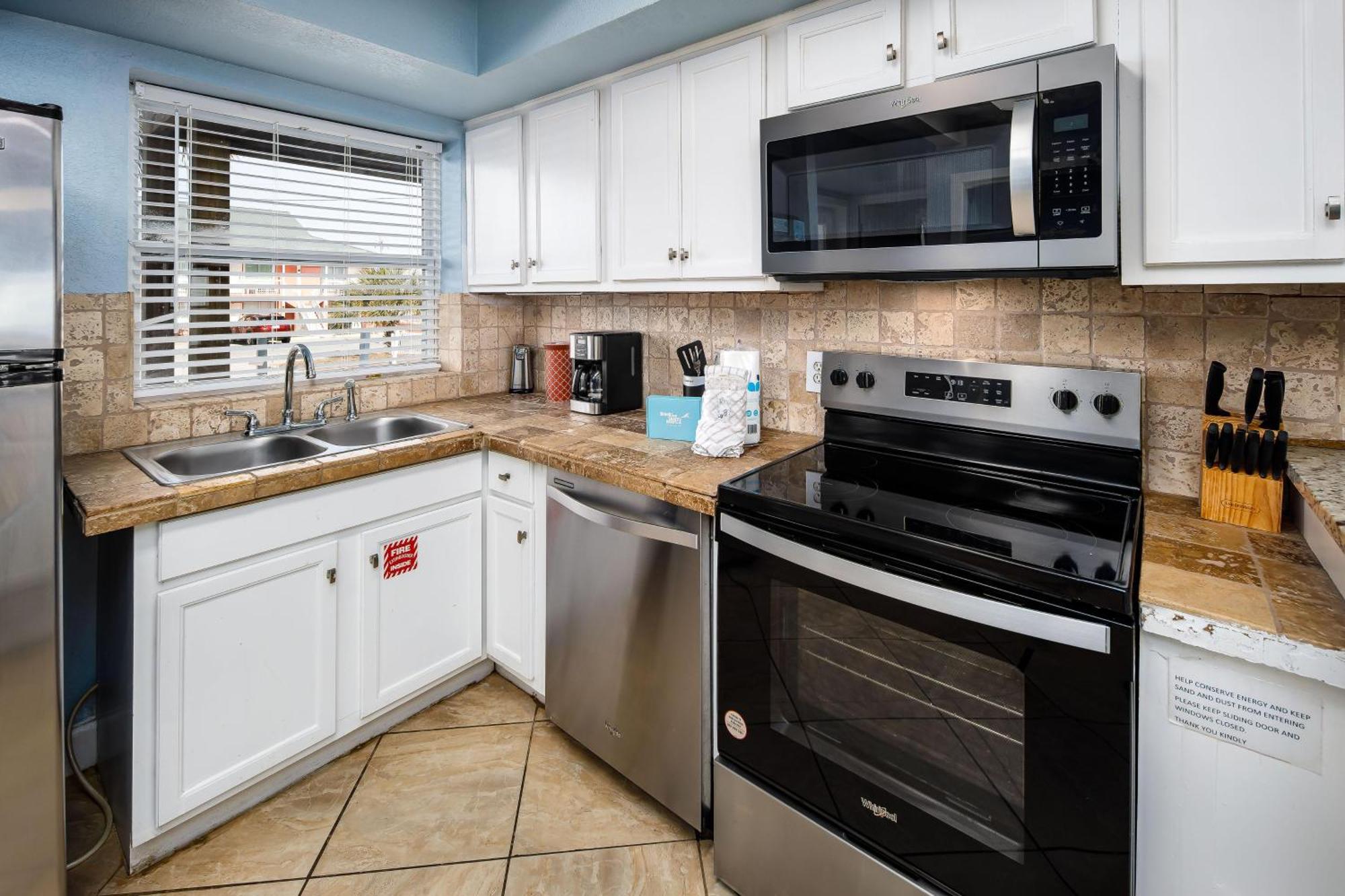 Coconut House B By Brooks And Shorey Resorts Holiday home