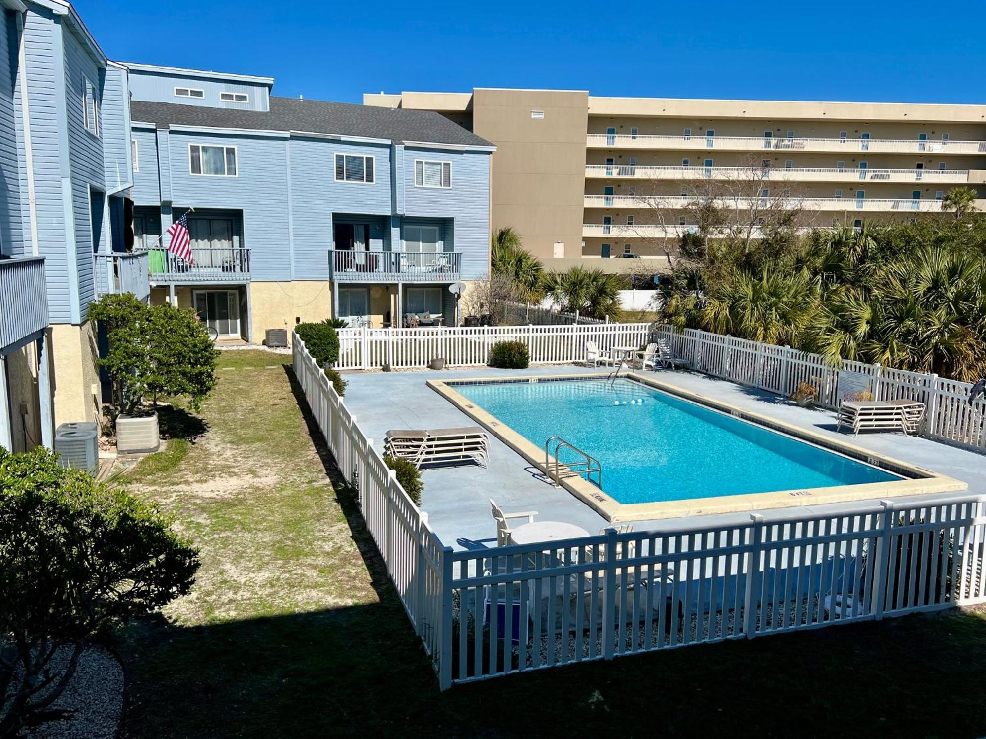Commodore's 203 - Gone Sailing 203 Holiday home