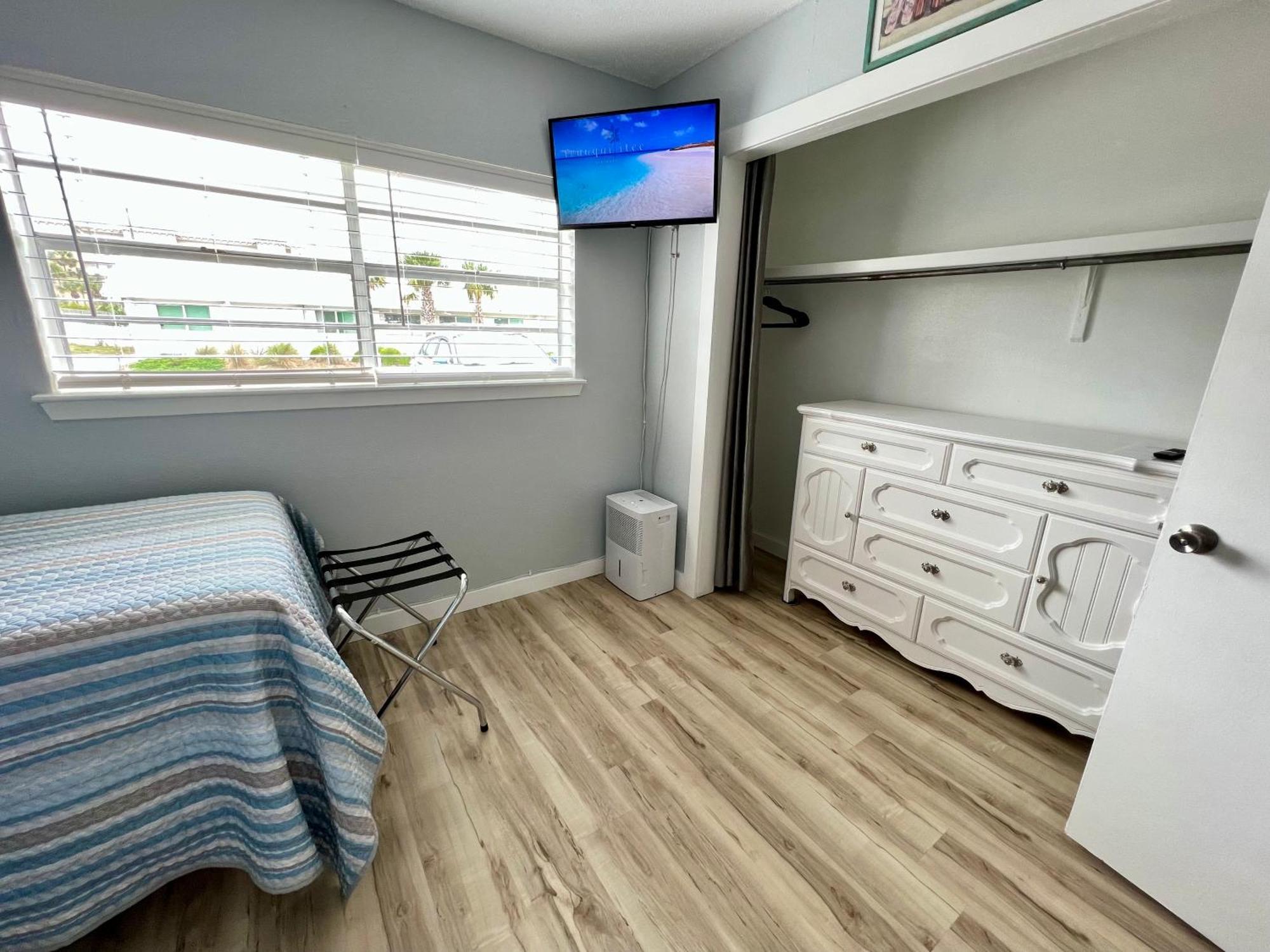 Waymar Isle 6 - Walk * Fort Walton Beach