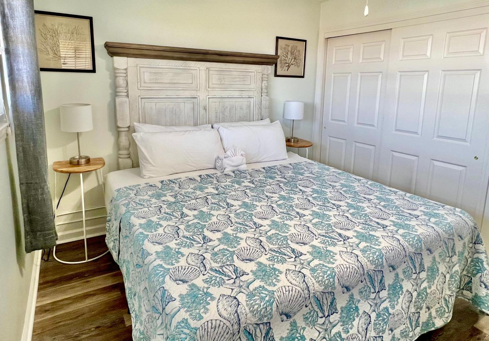 Island Wind 301 - Coral Cove