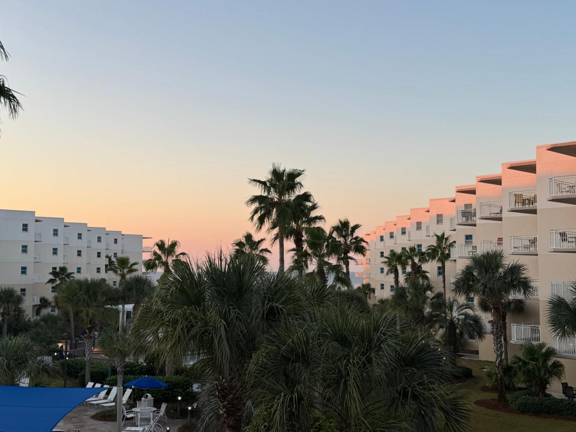 Apartment Waterscape White Sands