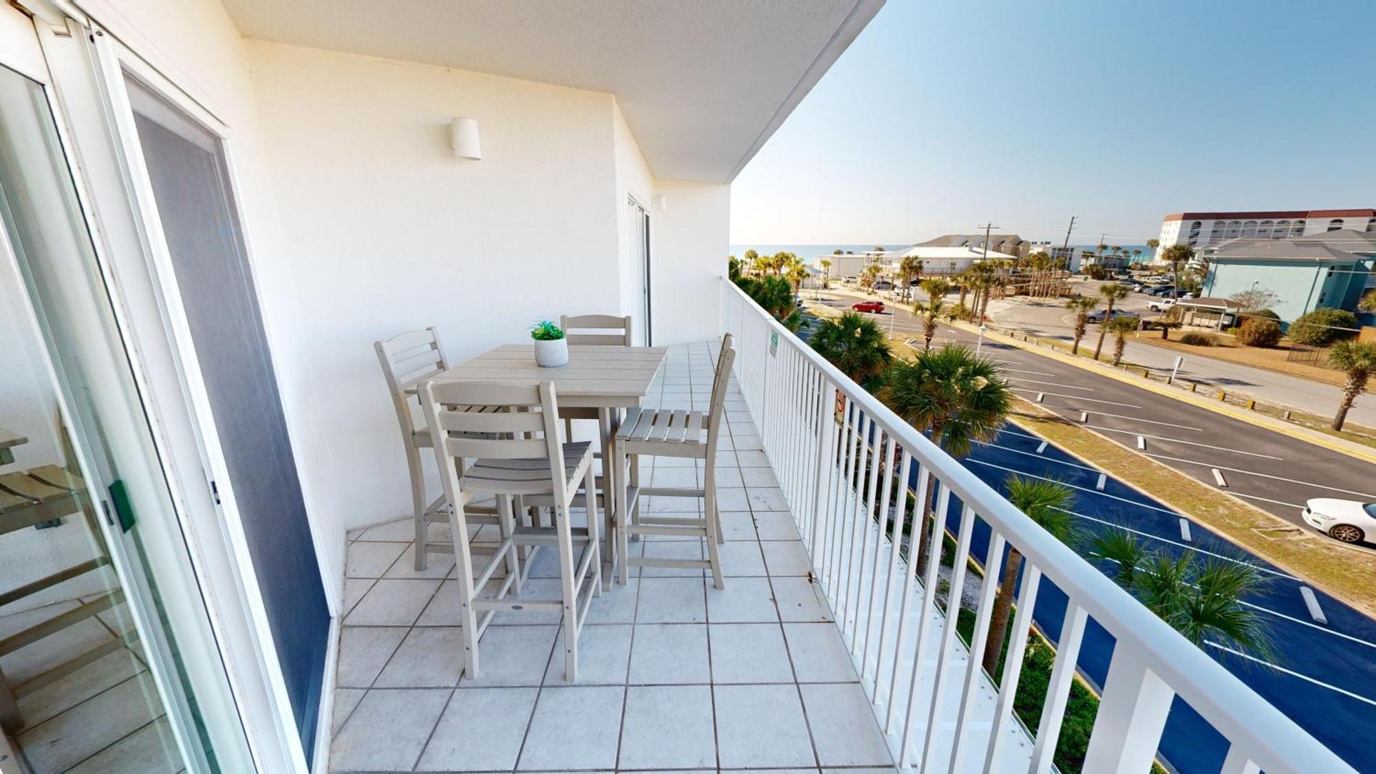 Apartment Seacrest 413- By Isle