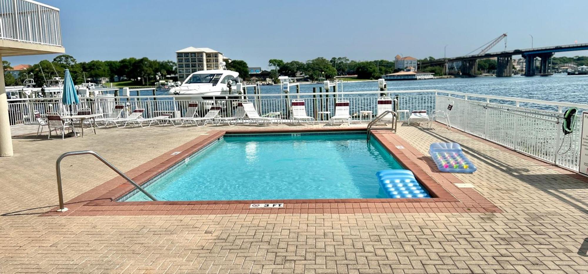 Palm Court Yacht Club 603 Fort Walton Beach