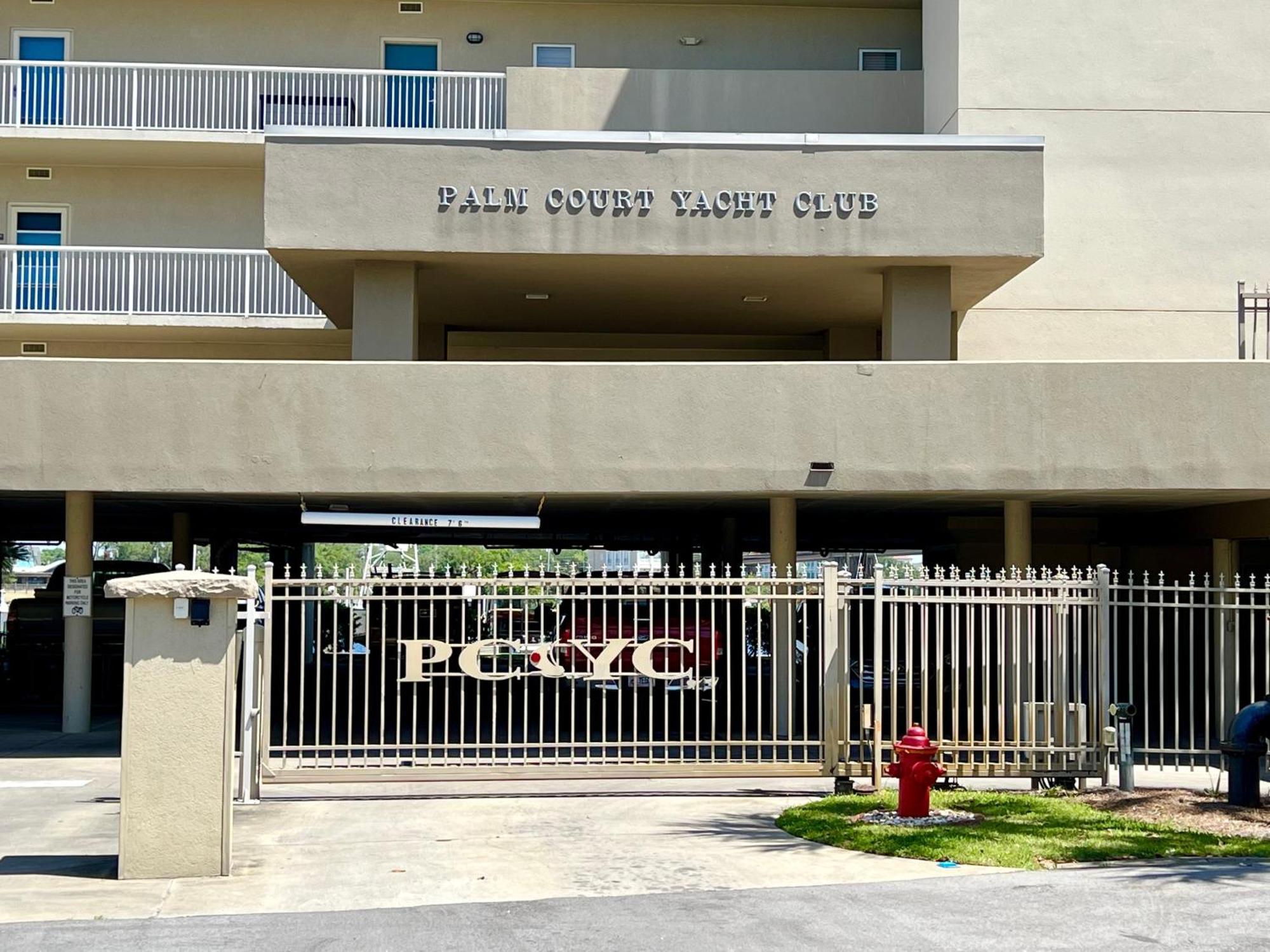 Palm Court Yacht Club 603 *