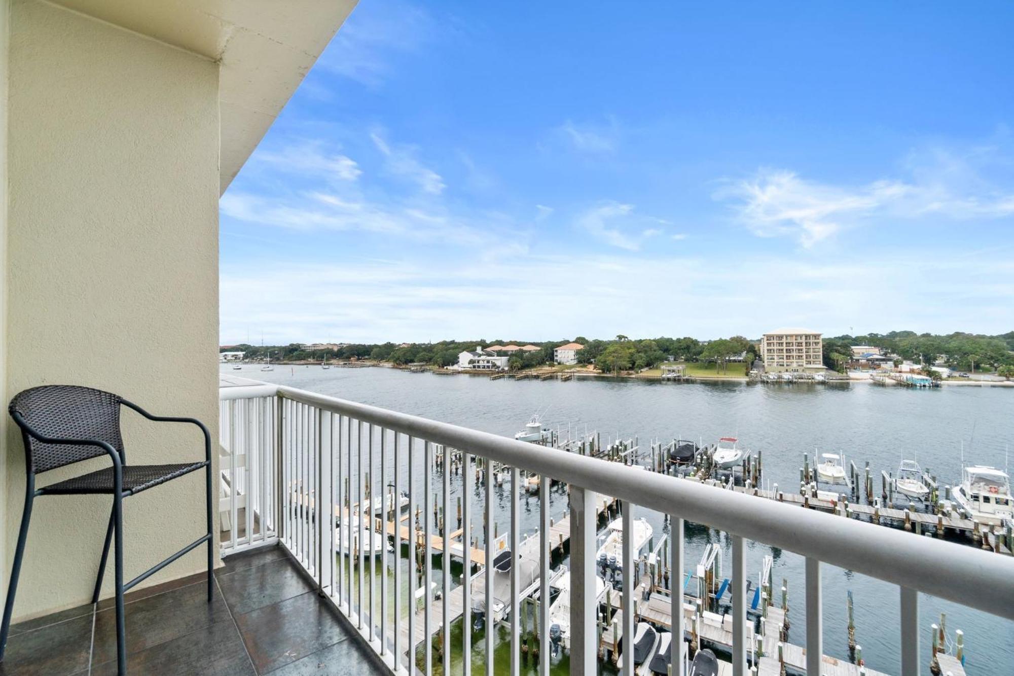 Palm Court Yacht Club 603 *