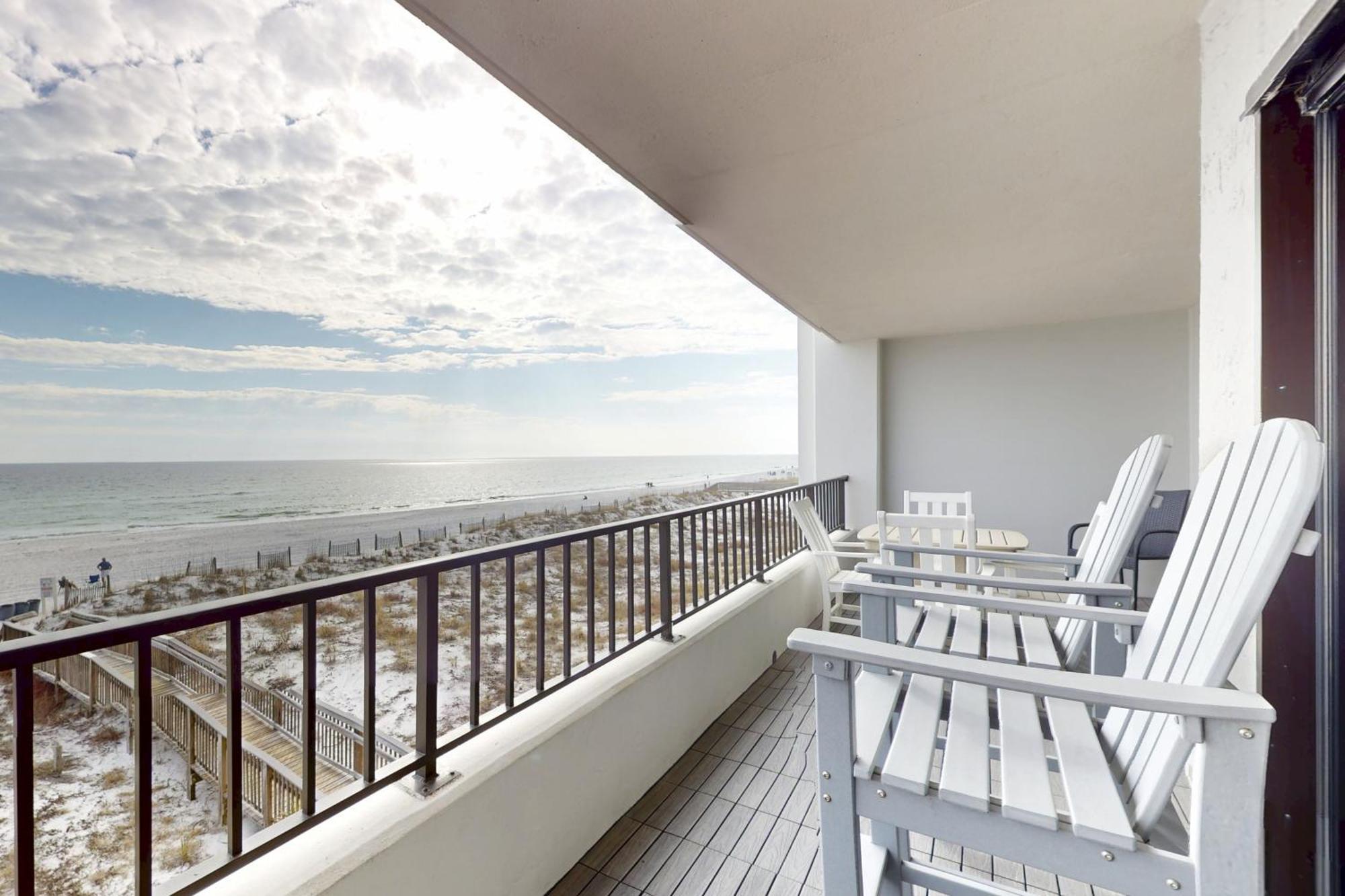 Surf Dweller #306 Apartment