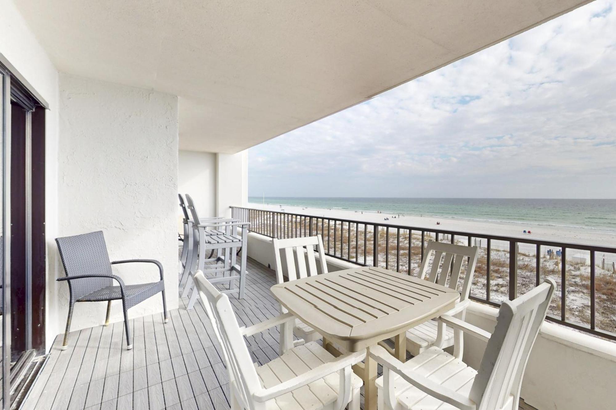 Surf Dweller #306 Apartment