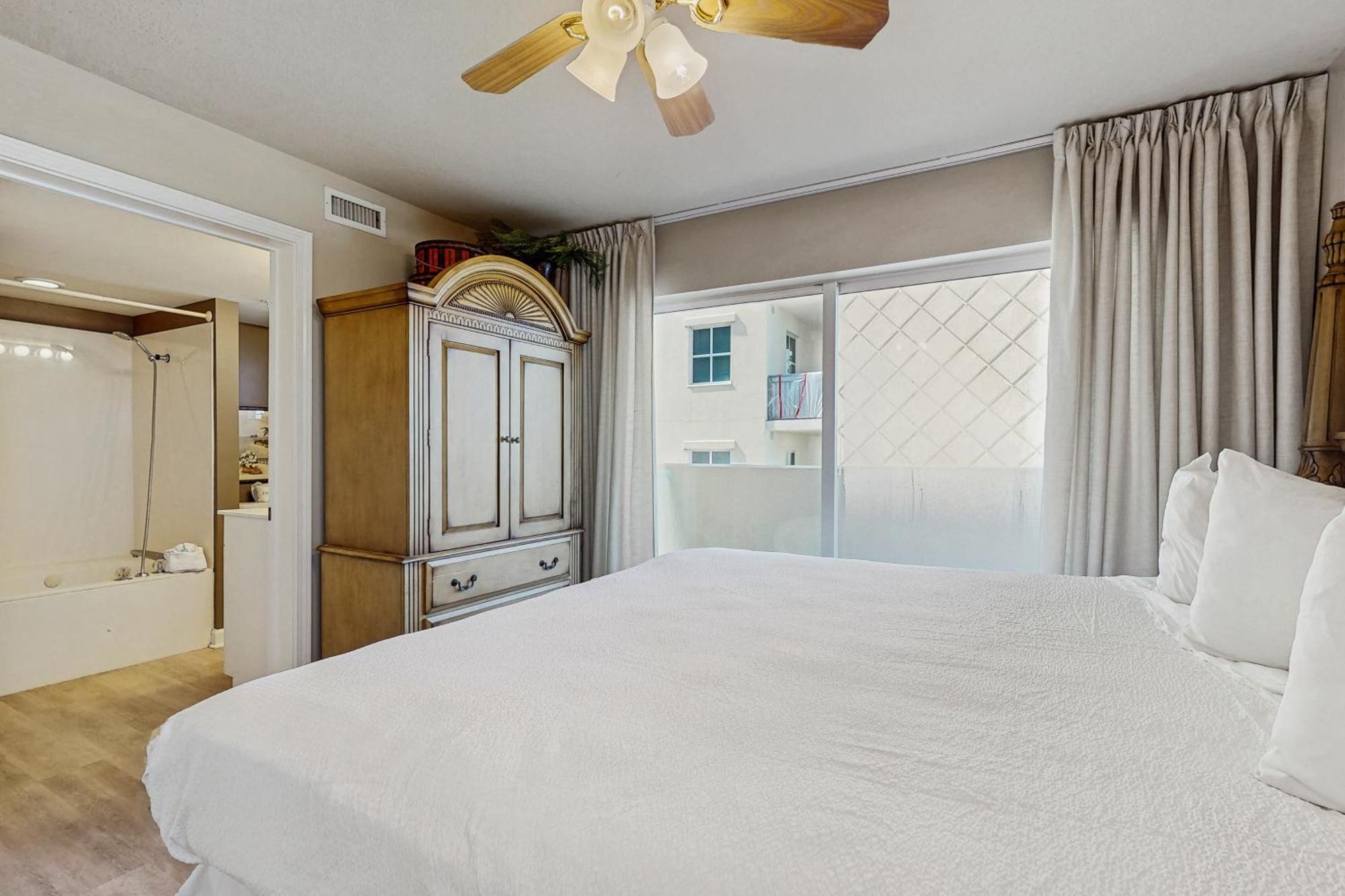 Pelican Isle 418 Apartment *