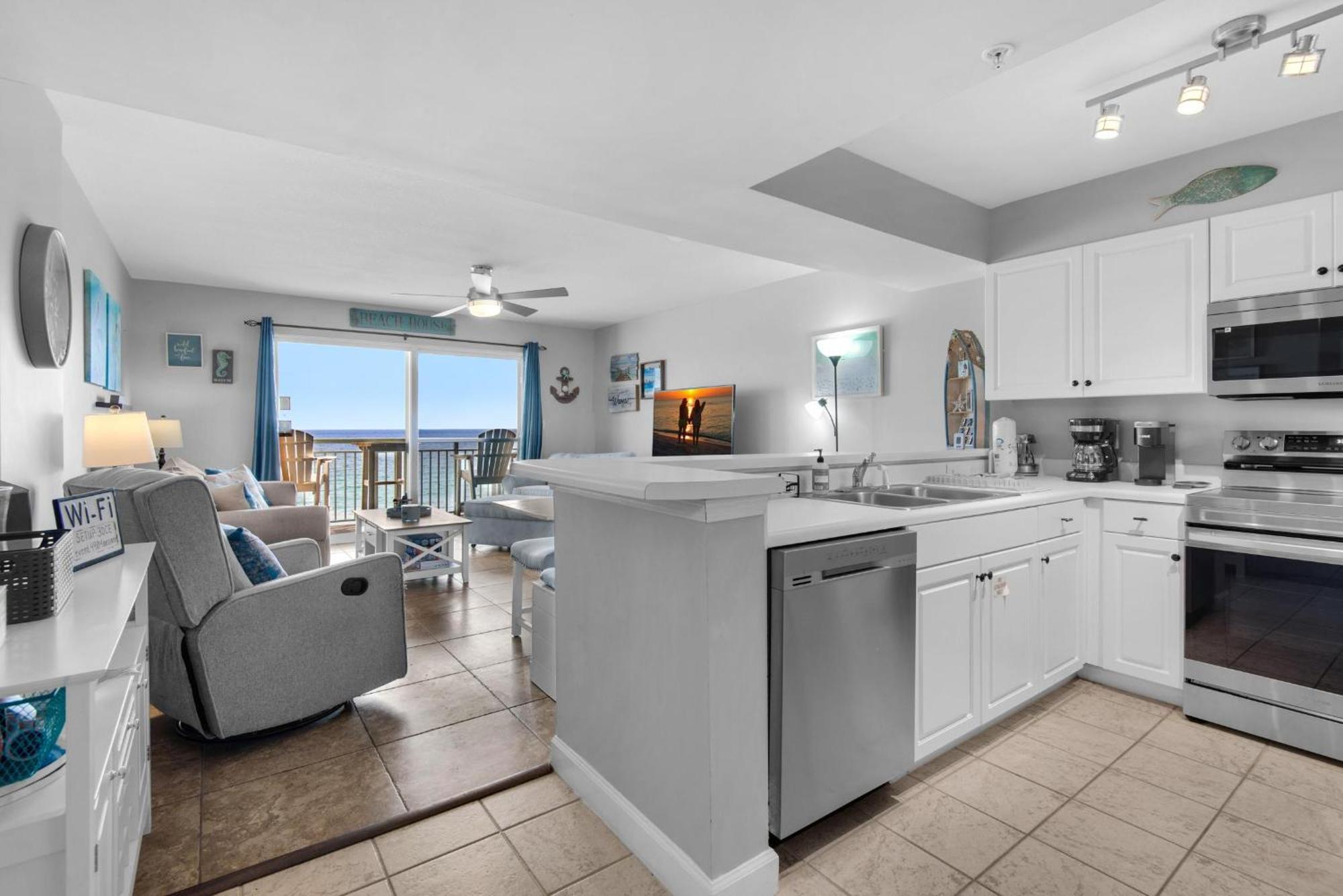 Pelican Isle 512 *