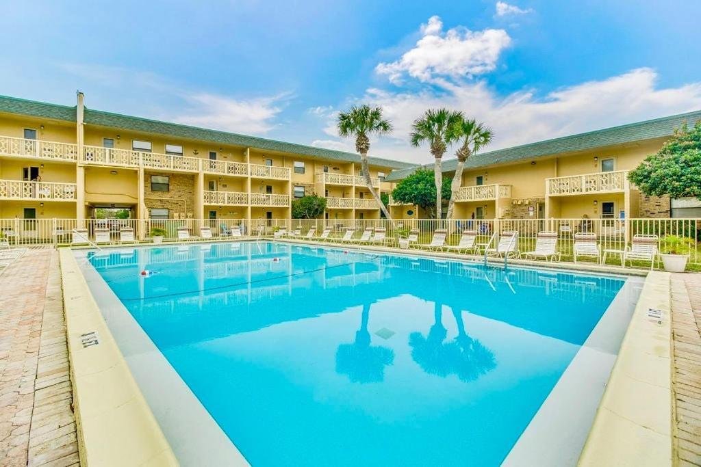 Lovely, Playa Viva 220, Free Activities Included! Apartment *