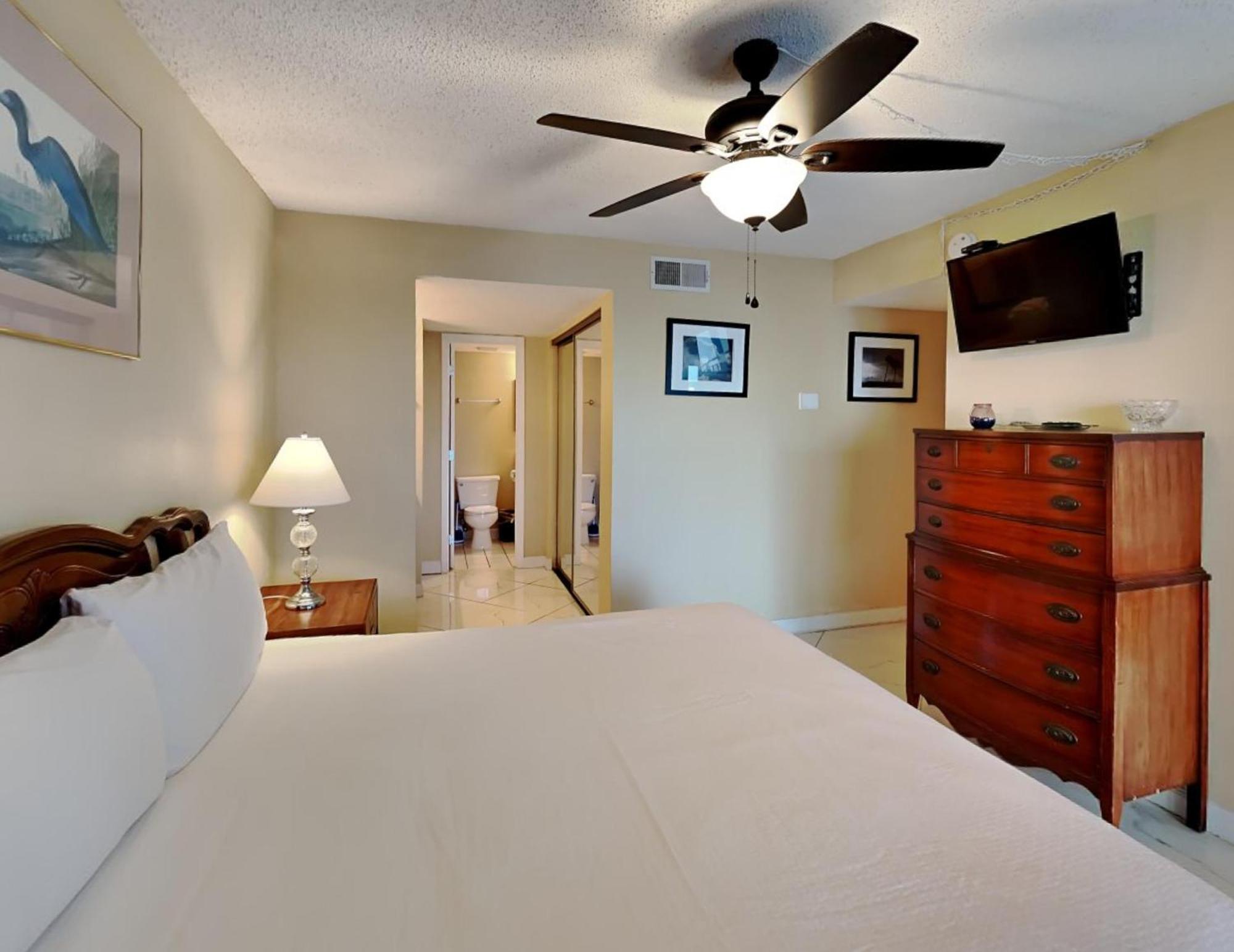 Emerald Isle Walton 502 Apartment *