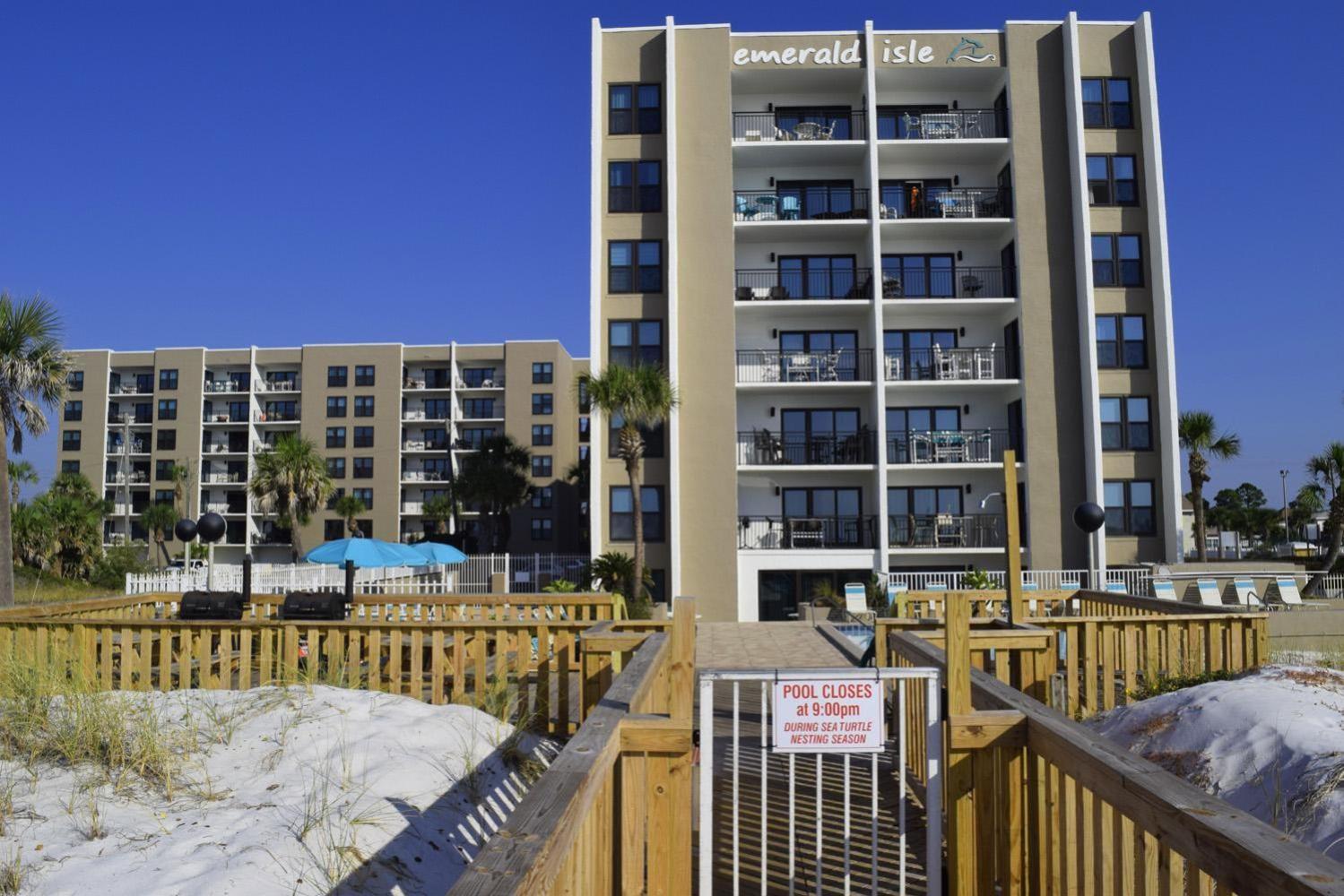 Holiday home Emerald Isle 105 By Alicia Hollis Open Now *